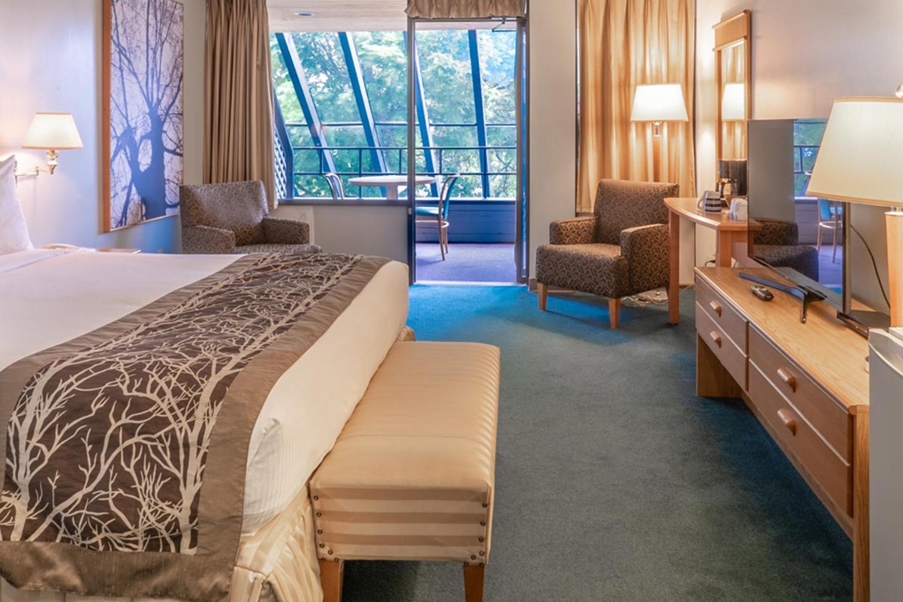 Queen Room with Balcony (NOT Pet Friendly)