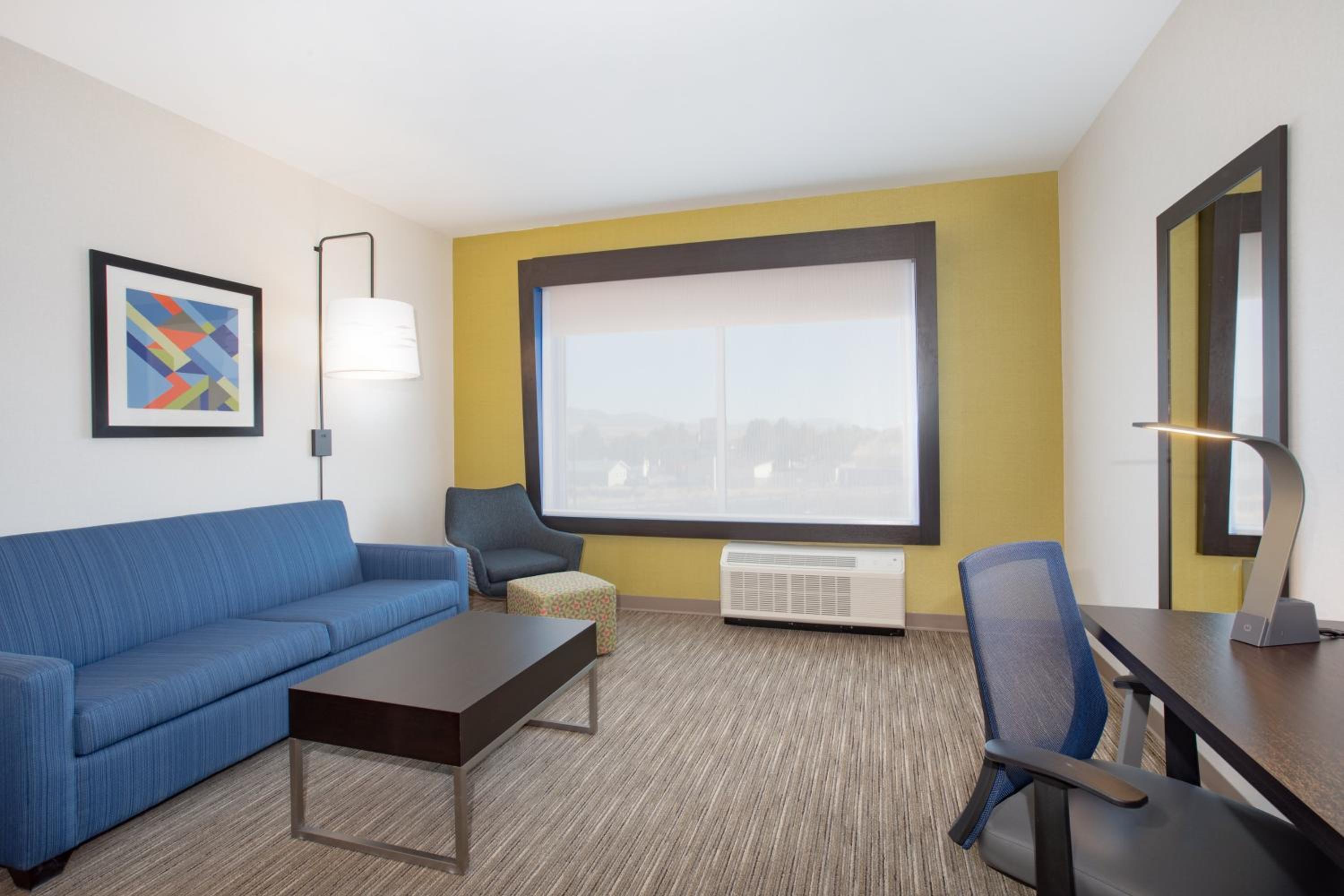 Queen Suite with Two Queen Beds - Photo 1