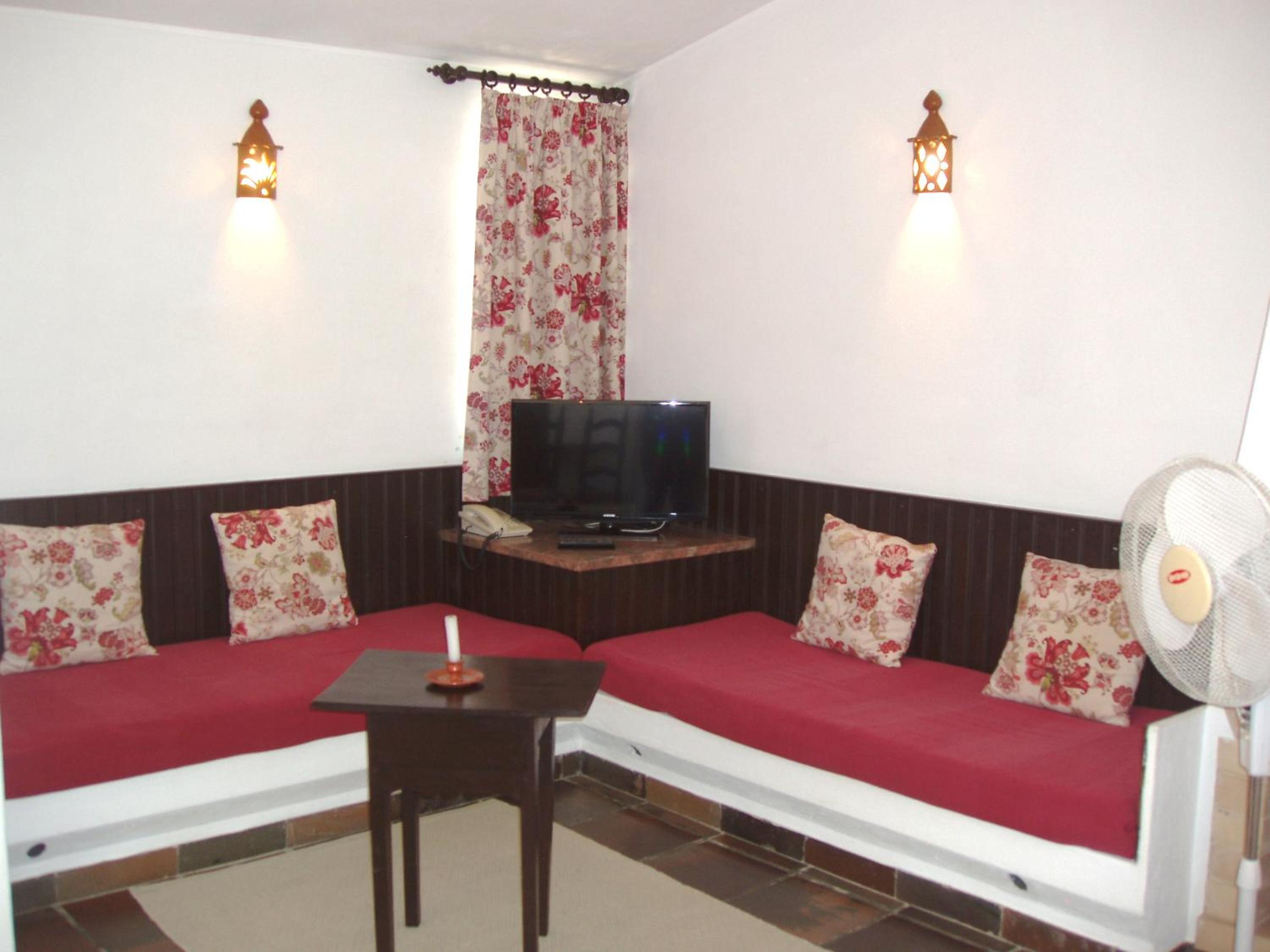 Two-Bedroom Apartment (4 Adults) - Photo 7