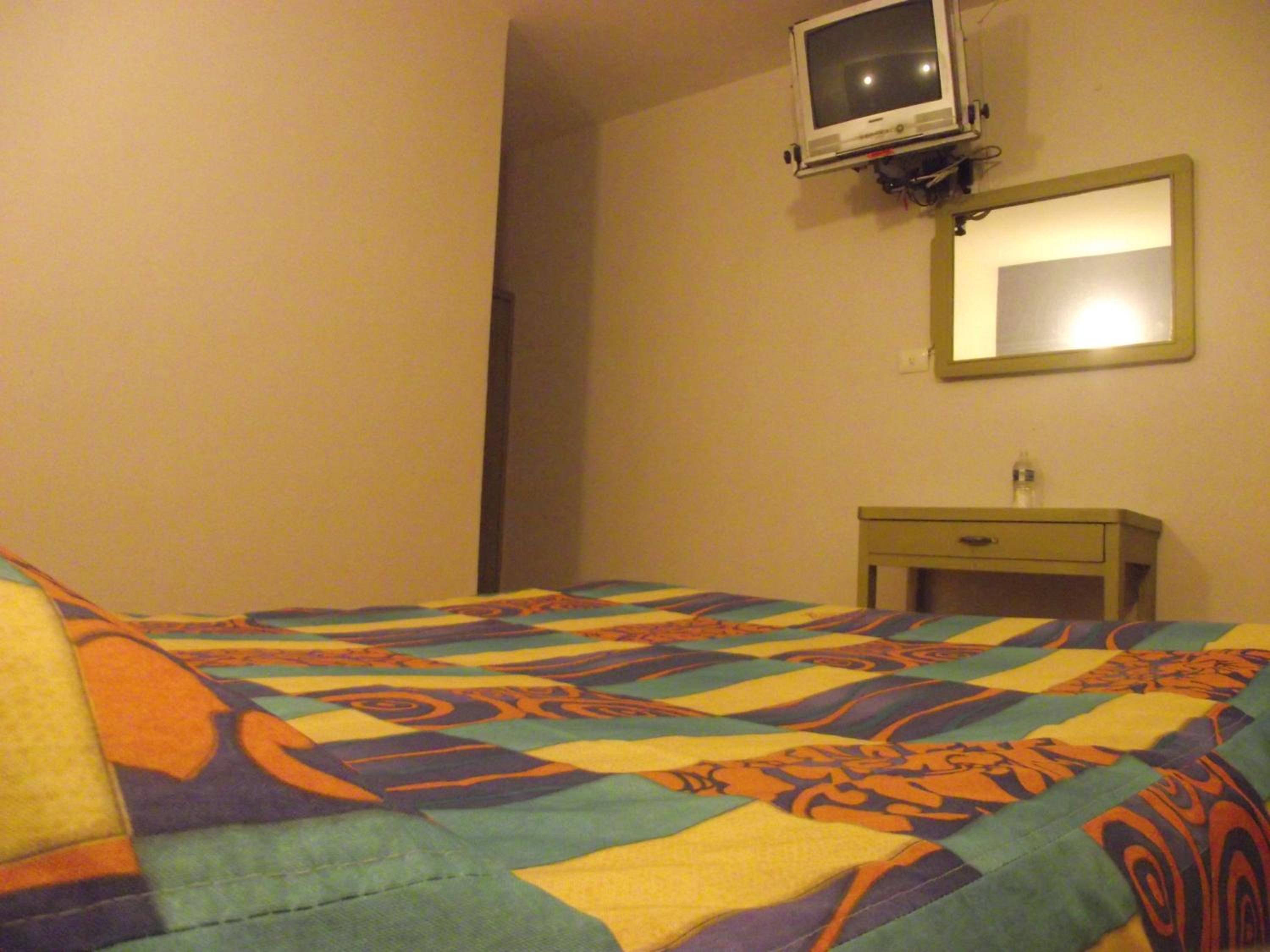 Economy Double Room photo 3