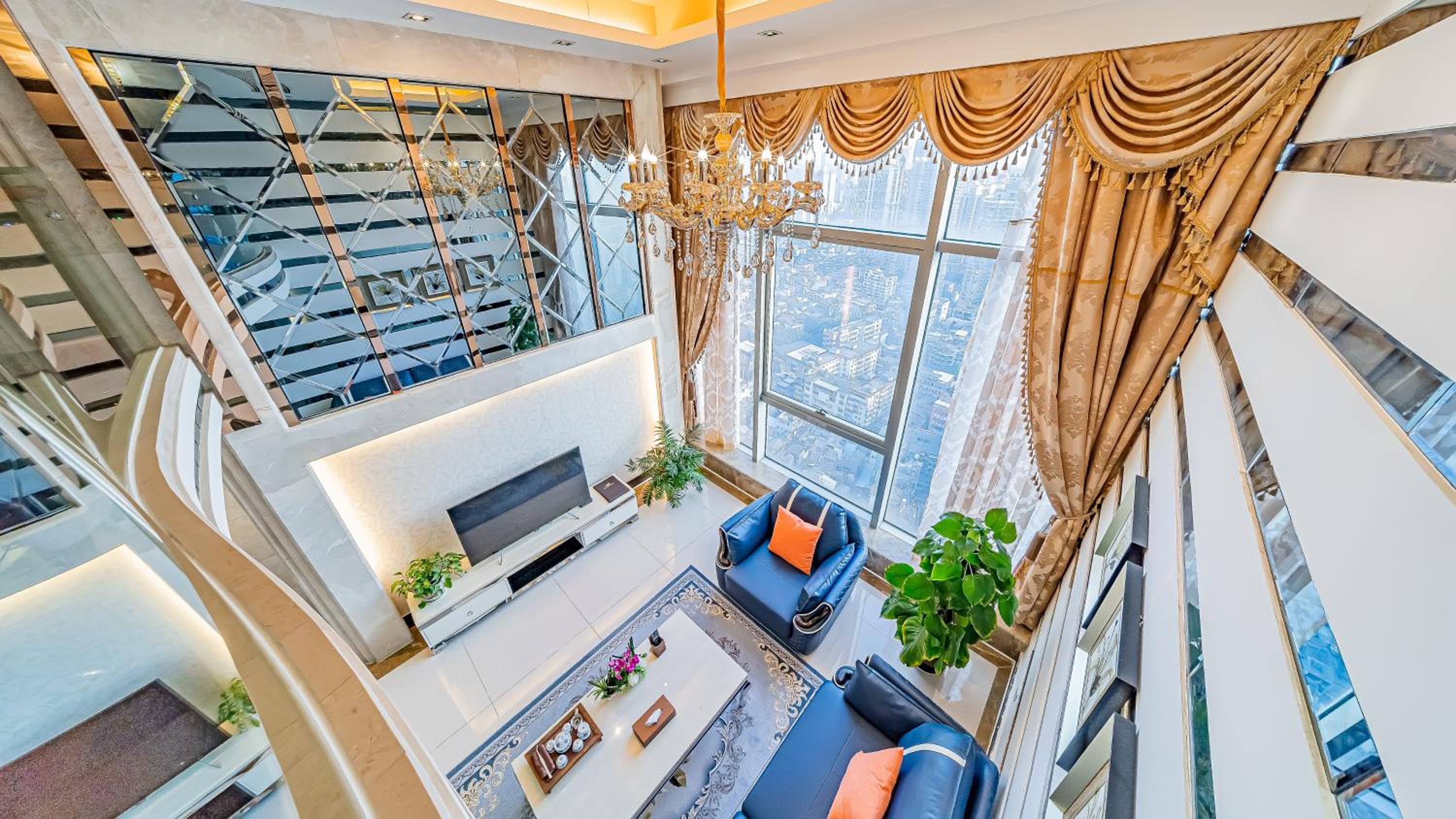 Duplex Deluxe Queen Suite  photo 2