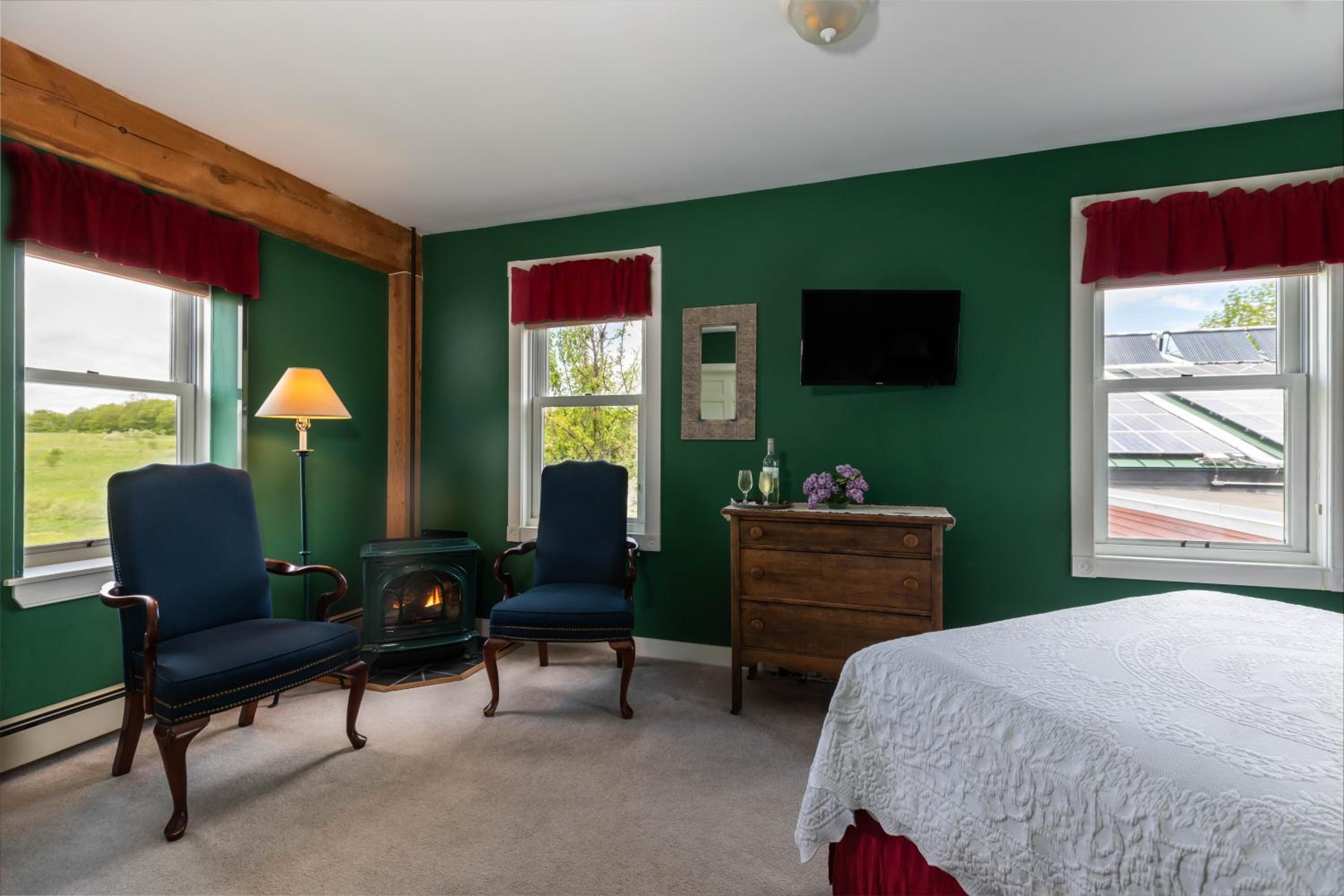 Queen Room with Spa Bath