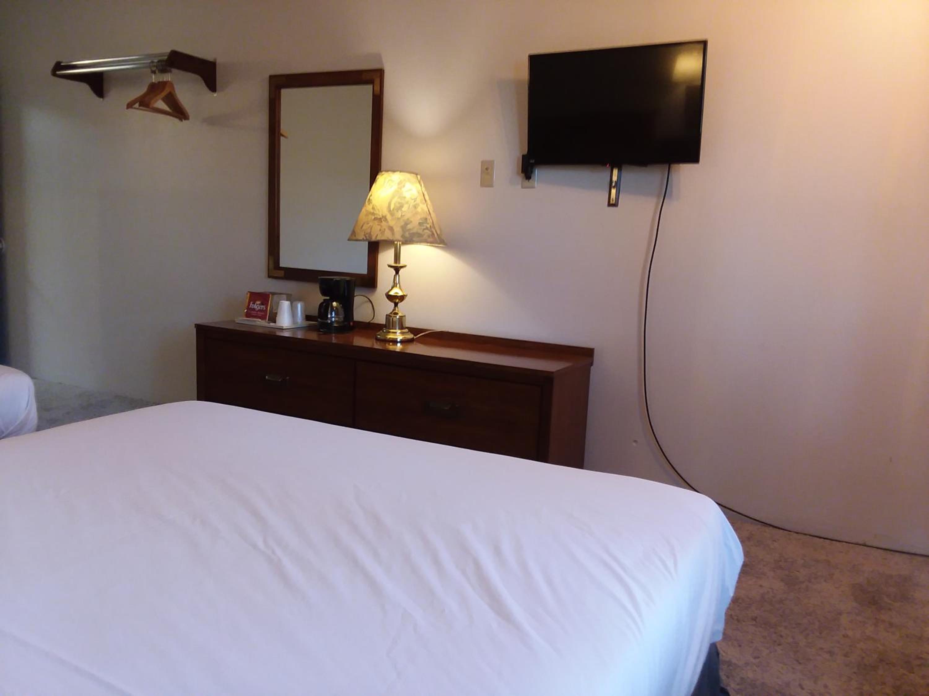 Deluxe King Suite - Photo 1