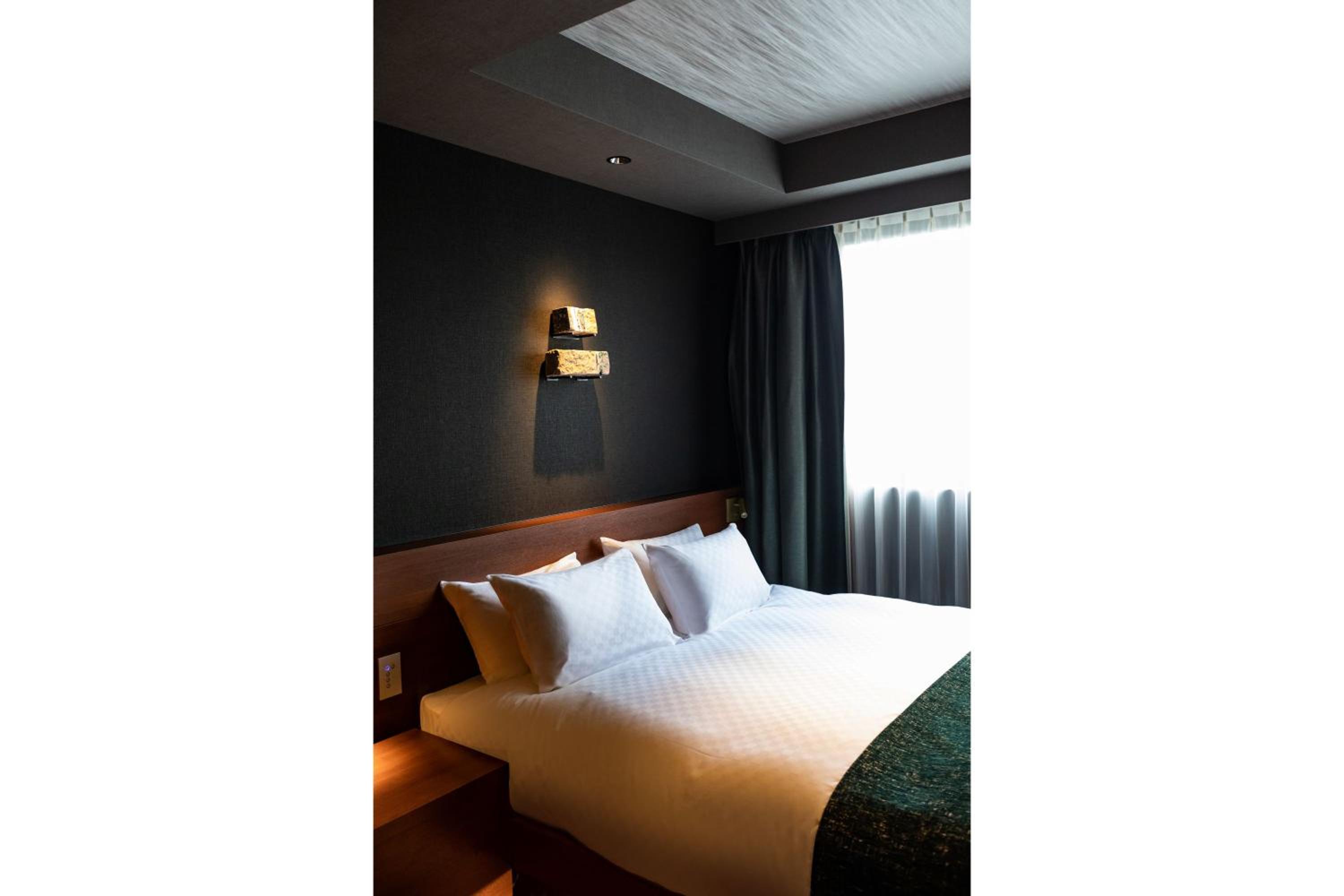 Deluxe Queen Suite