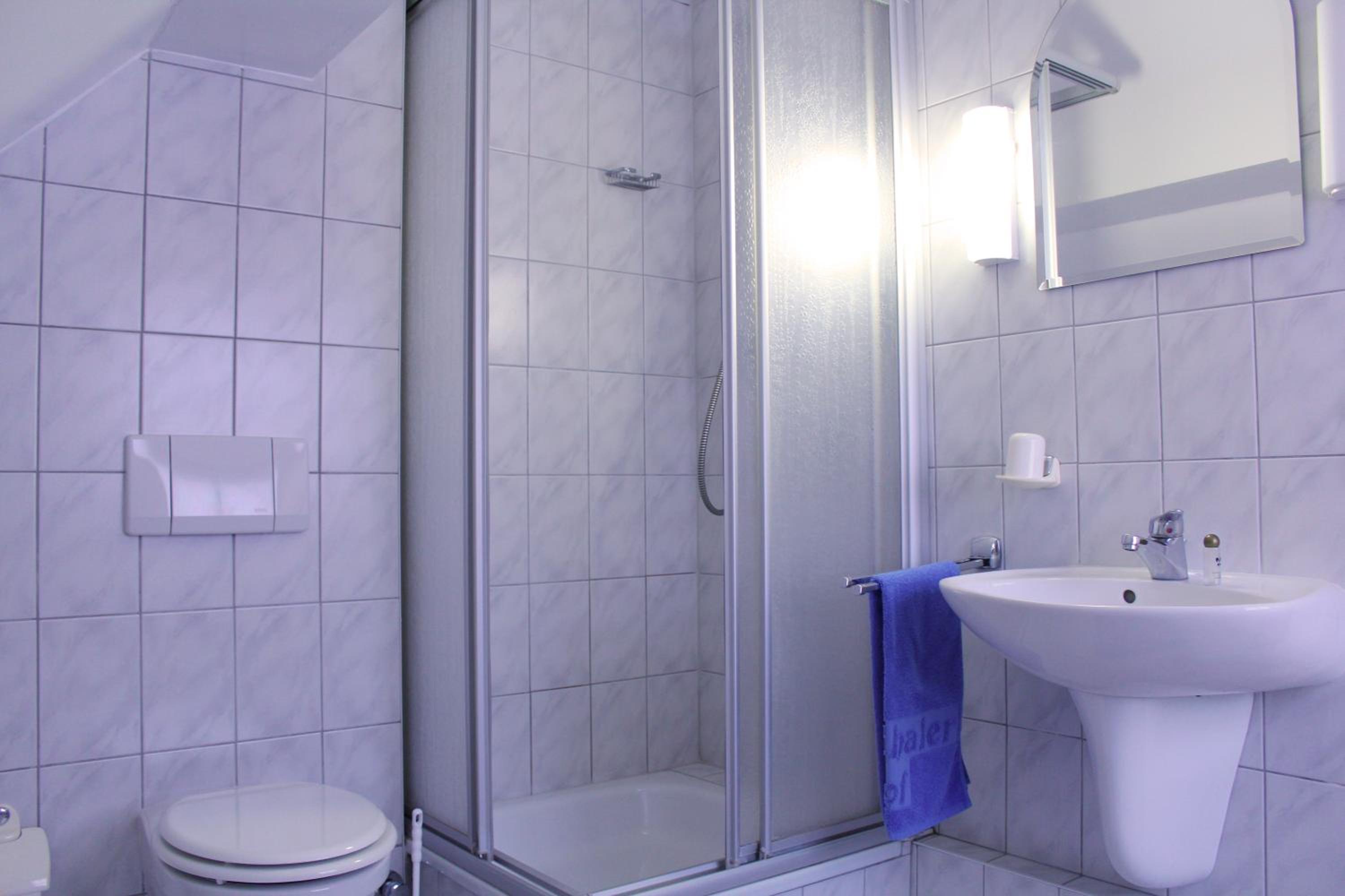 Double or Twin Room - Photo 3