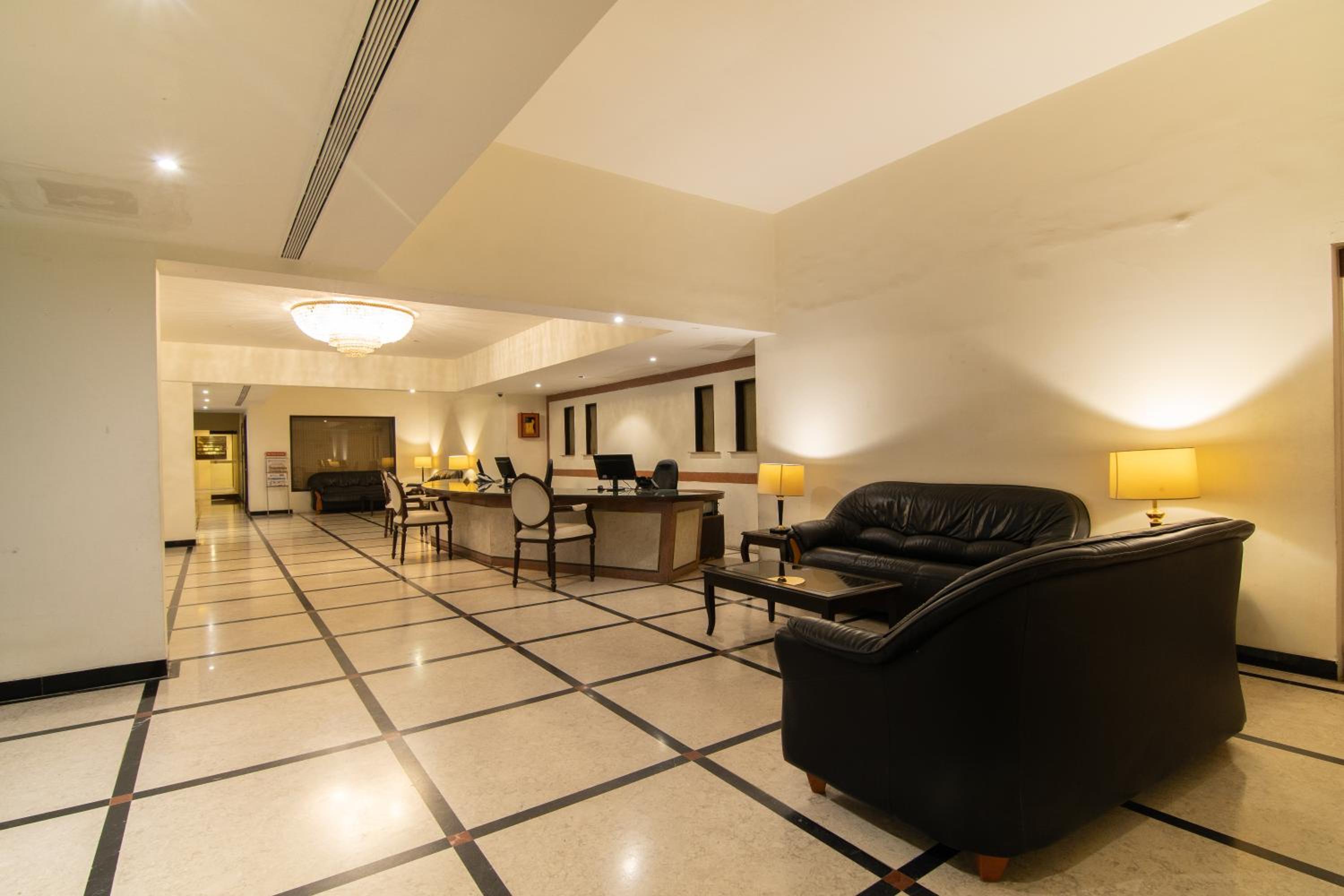 Premium Three Bedroom With Kitchen - Photo 4