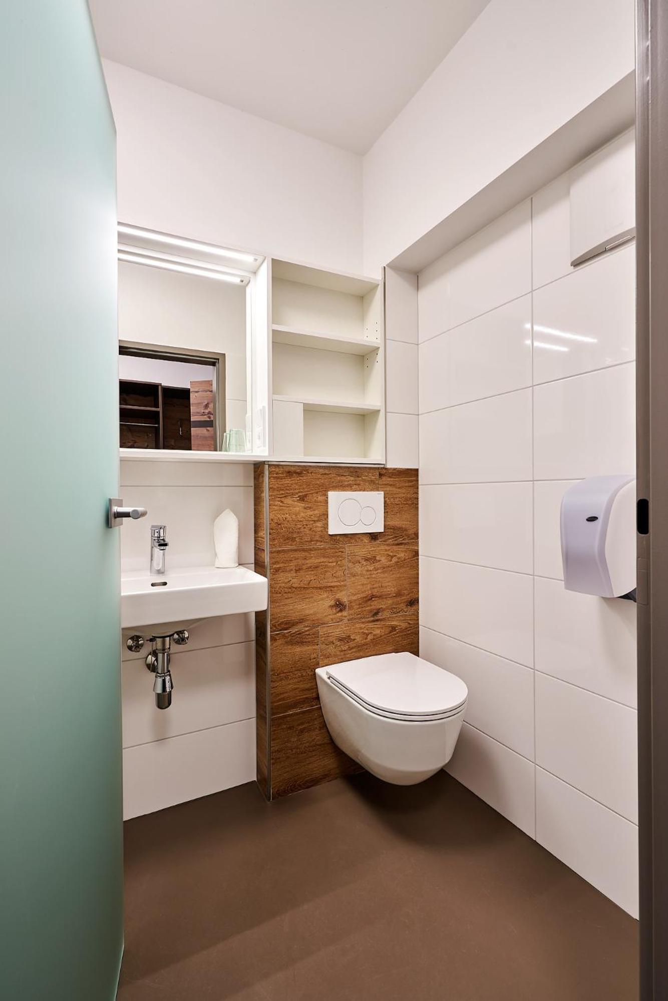 Double or Twin Room - Photo 4