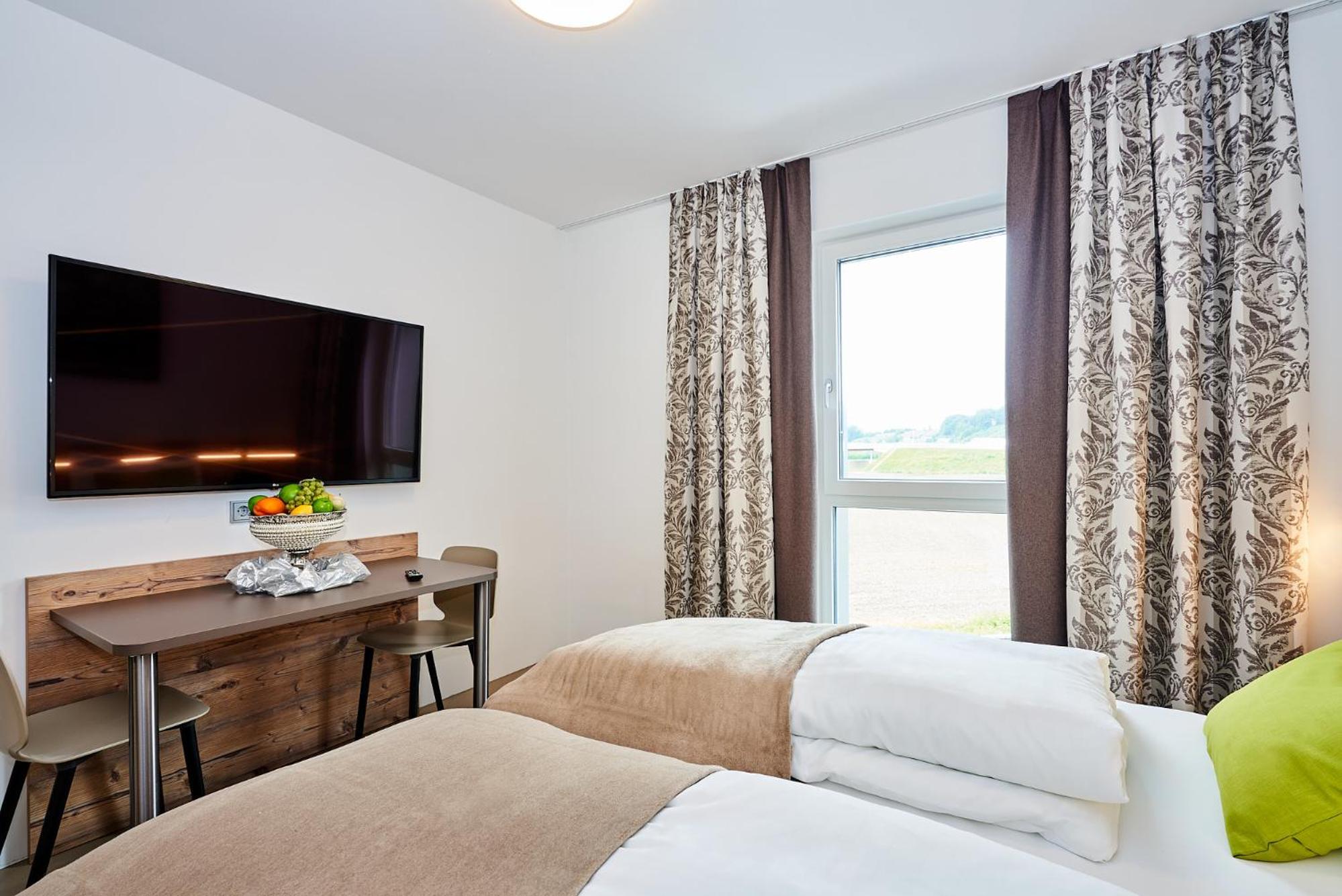 Double or Twin Room - Photo 5