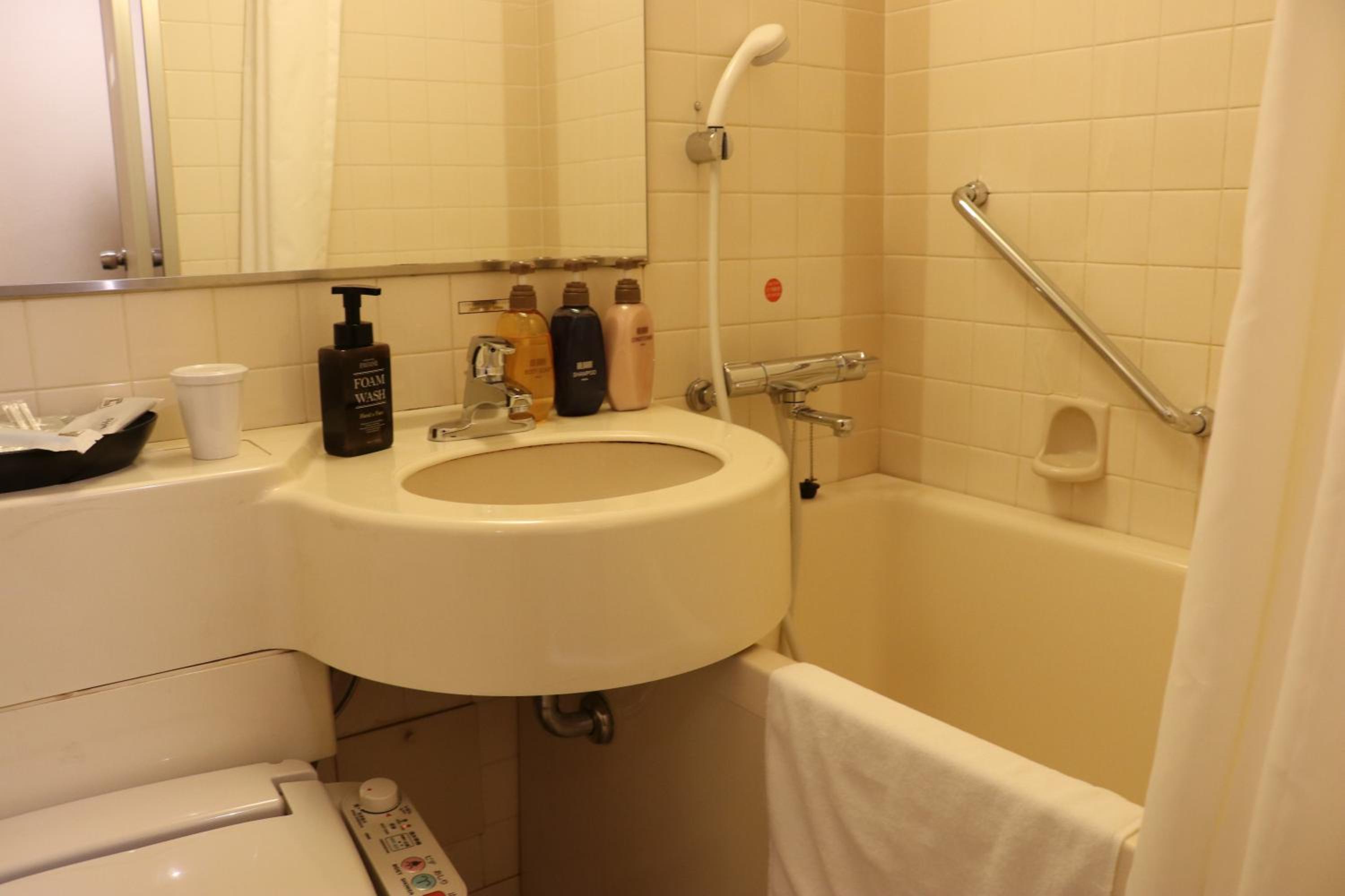 Deluxe Single Room - Non-Smoking photo 2