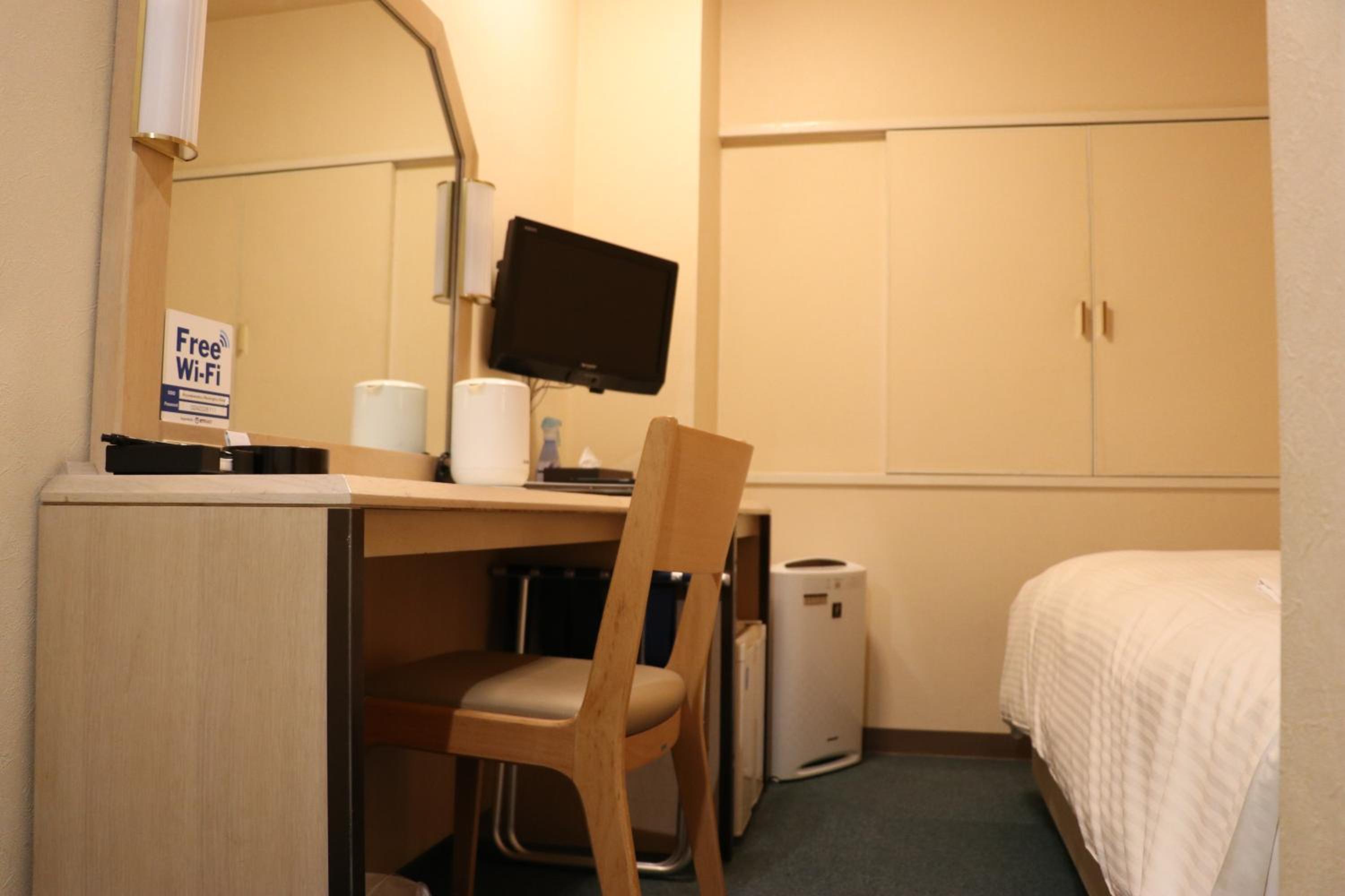Deluxe Single Room - Smoking photo 3