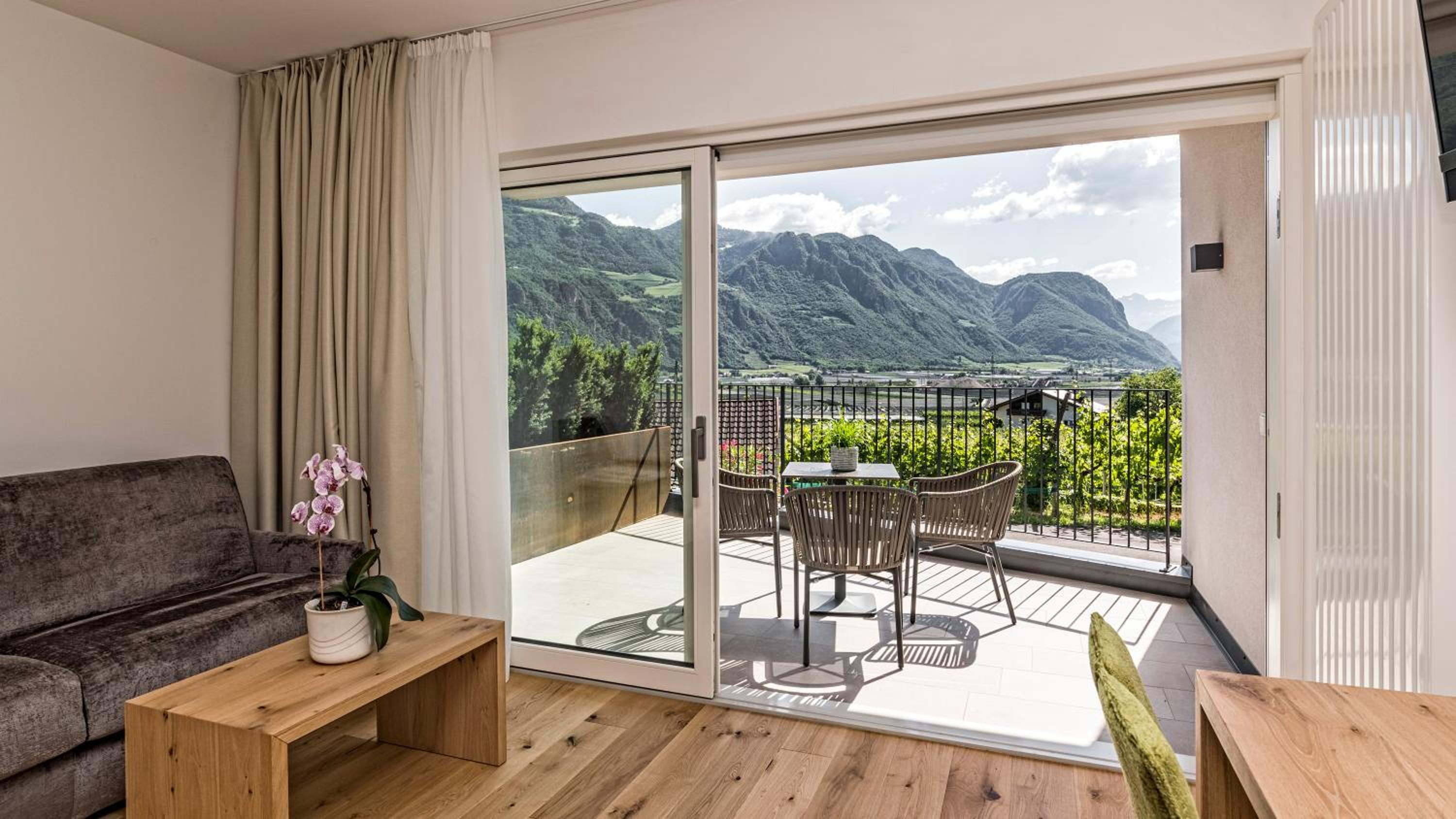 Junior Suite with Balcony photo 1