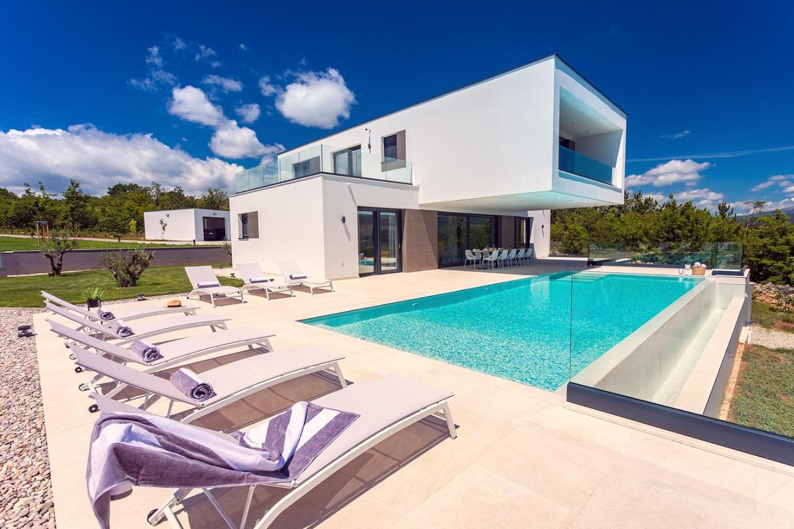 Villa with Private Pool photo 3