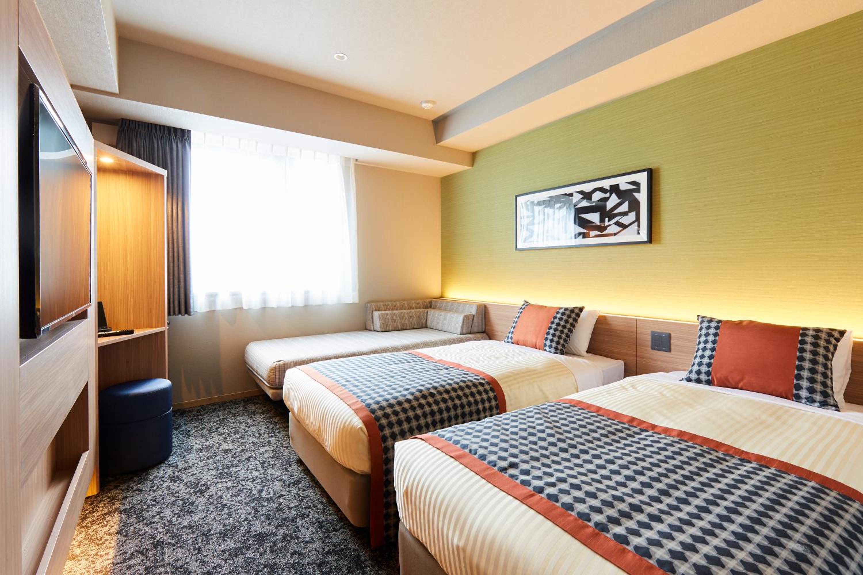Deluxe Twin Room with Sofa bed photo 1
