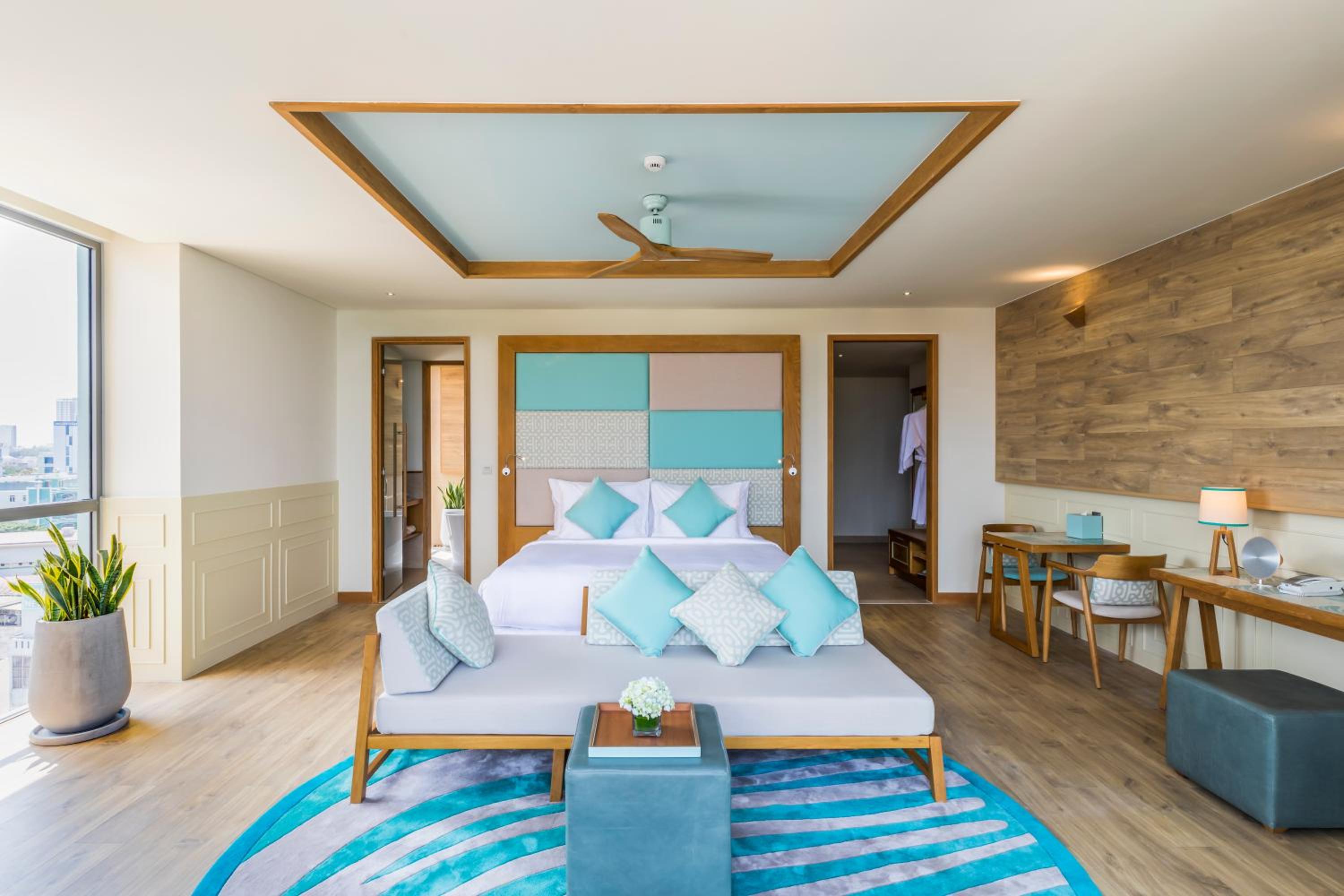 Fusion King Suite with Partial Sea View - Photo 4