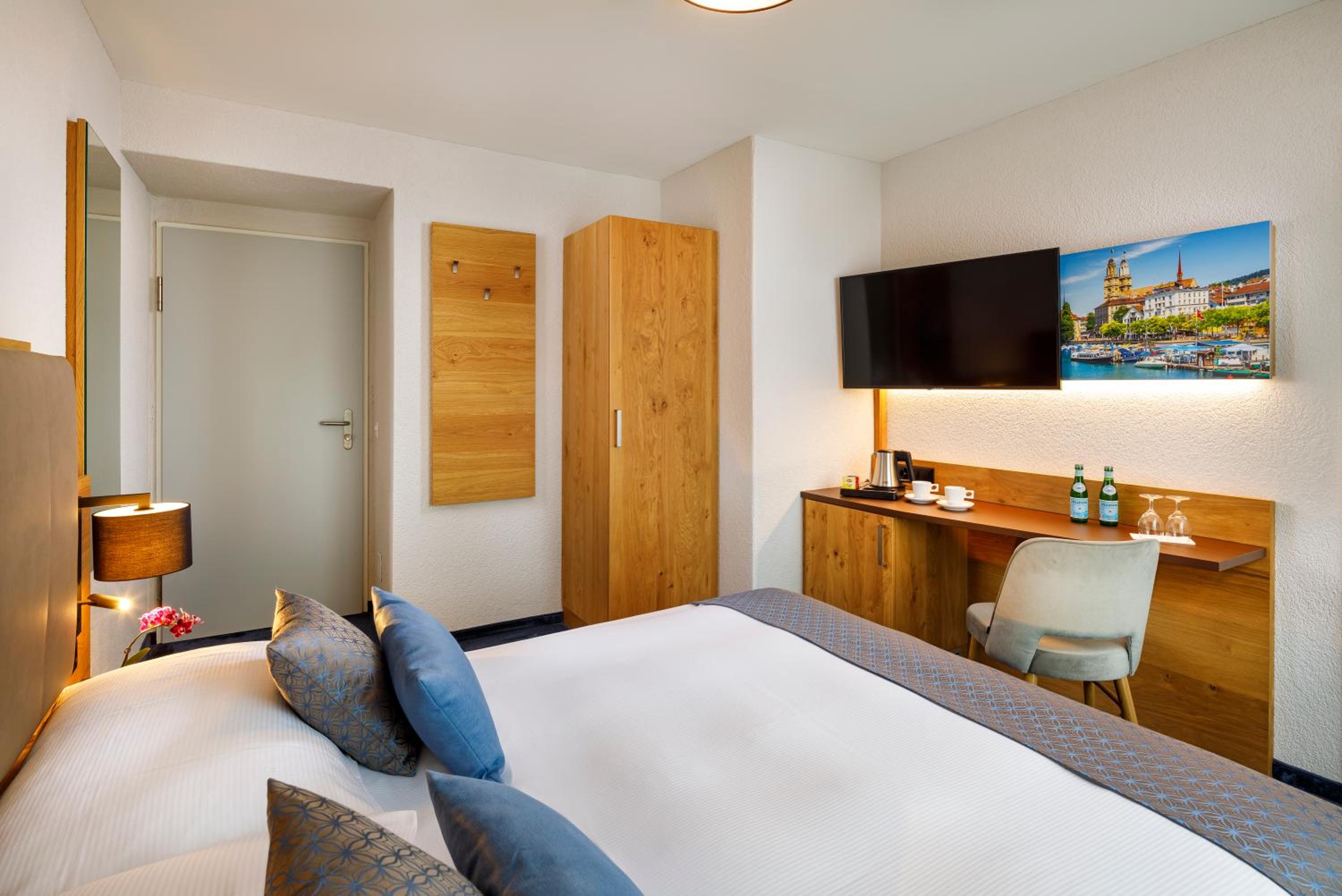 Superior Double or Twin Room photo 2