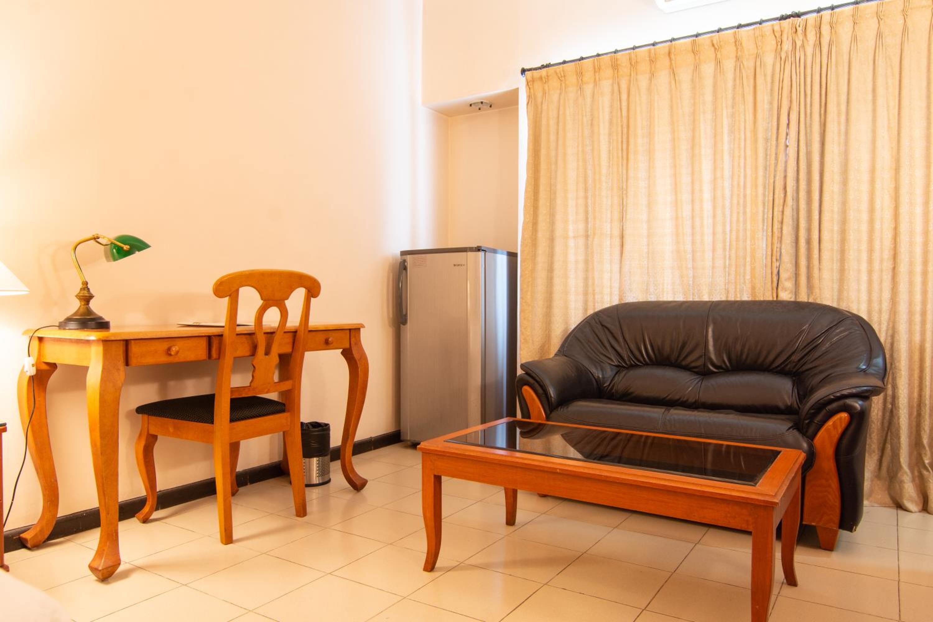 Deluxe Two-Bedroom Apartment With Kitchen photo 3