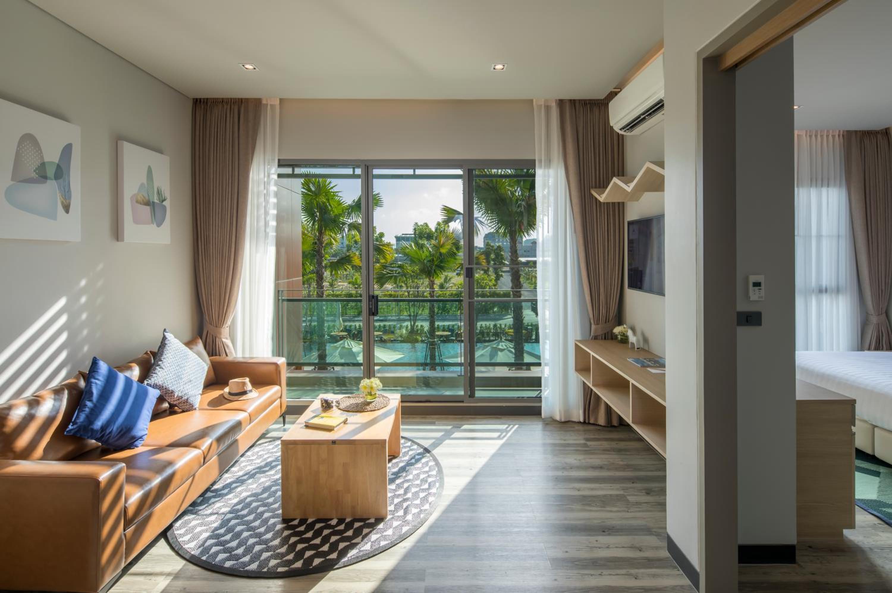 King Room with Pool View photo 3