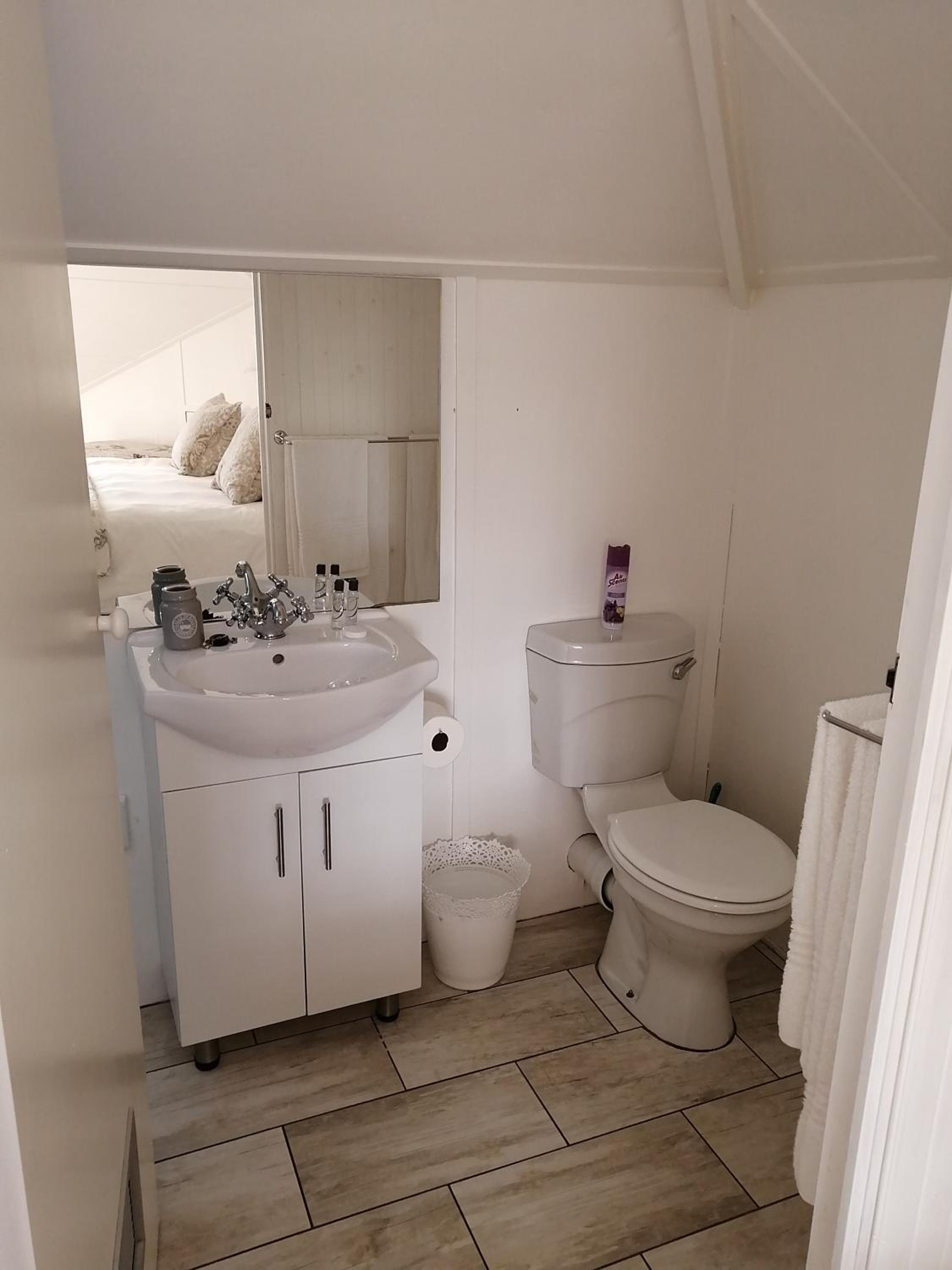 Double Room with Private Bathroom - Photo 3