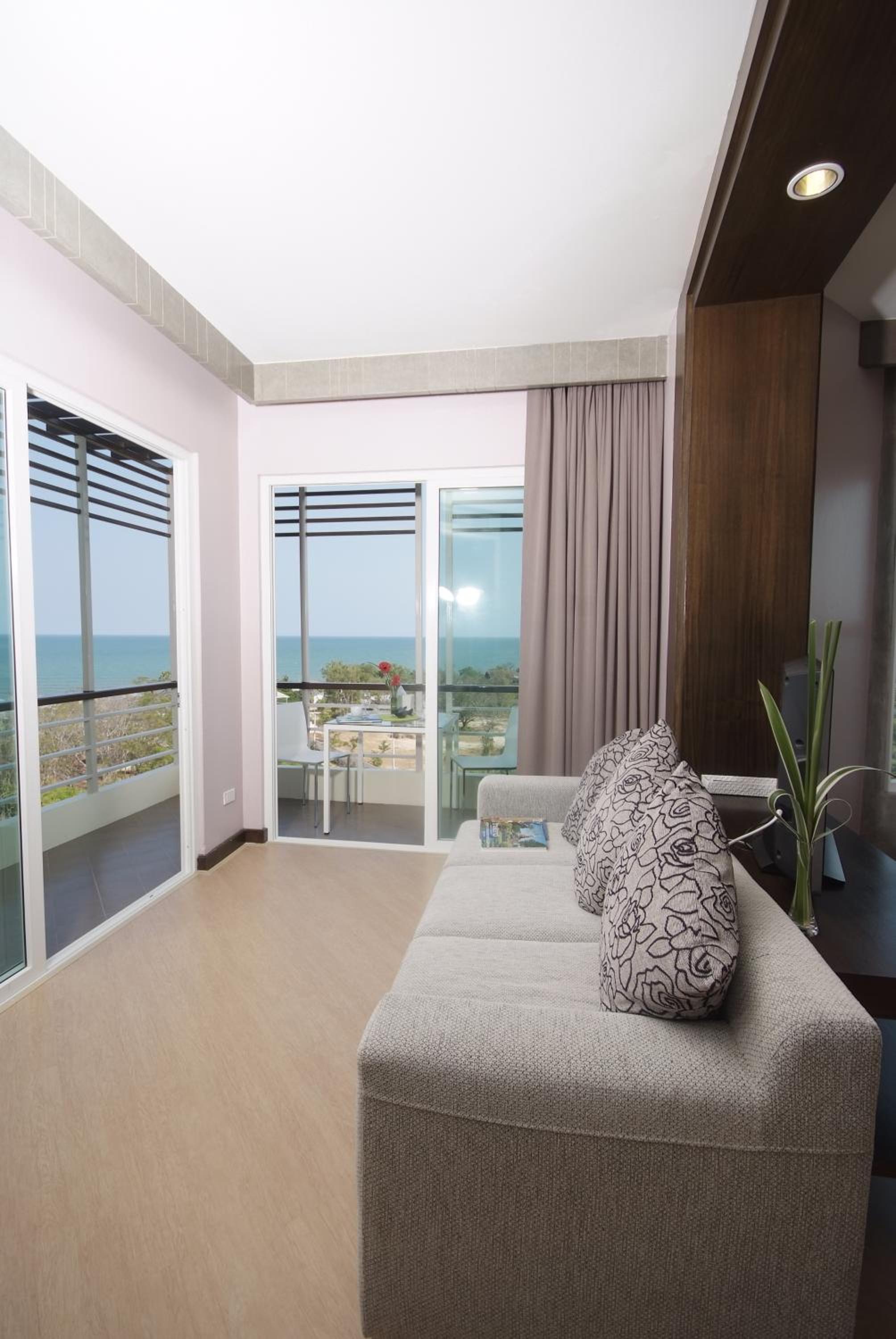 Junior Suite with Terrace photo 2