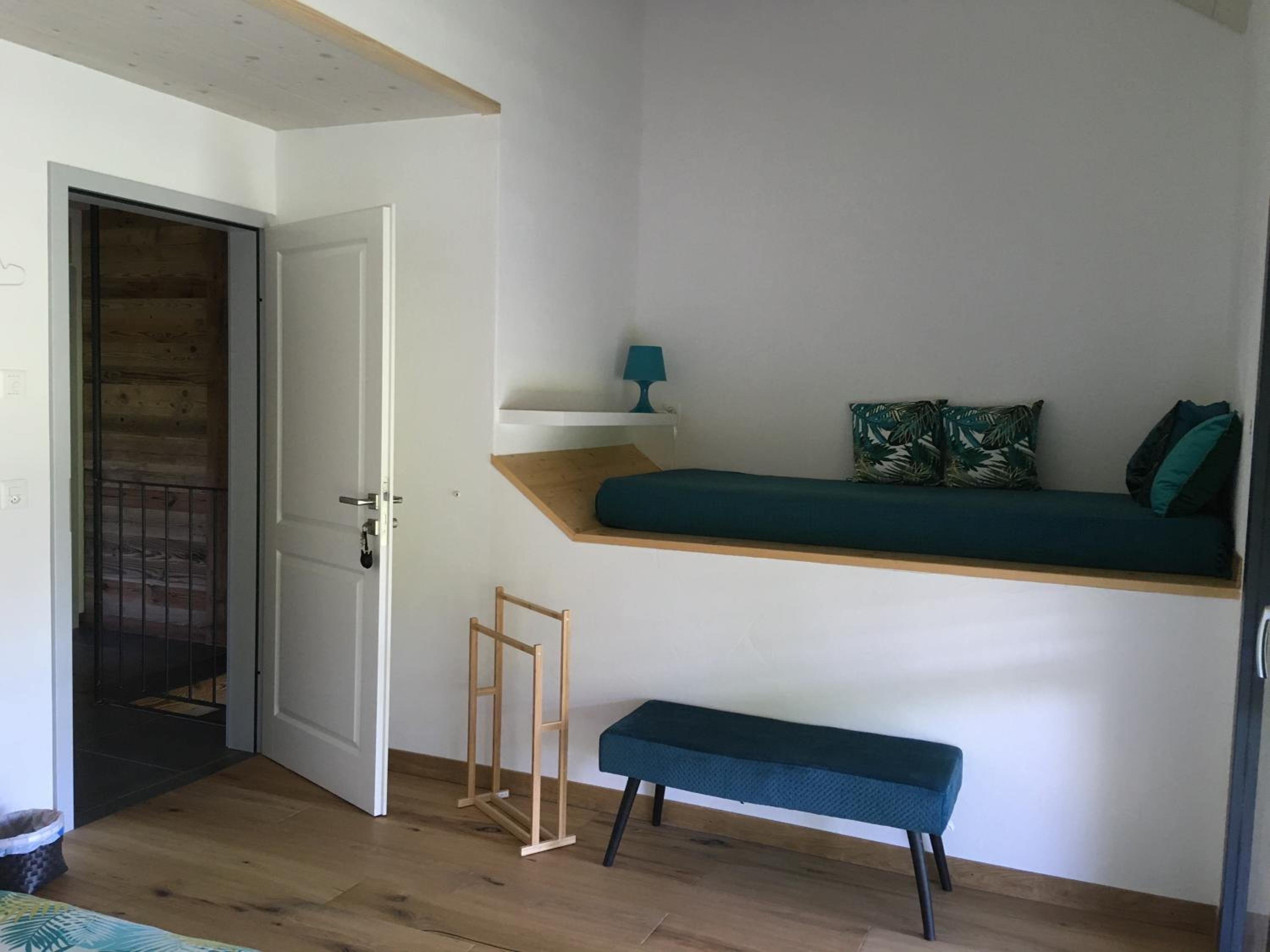 Double Room with Shared Bathroom photo 2
