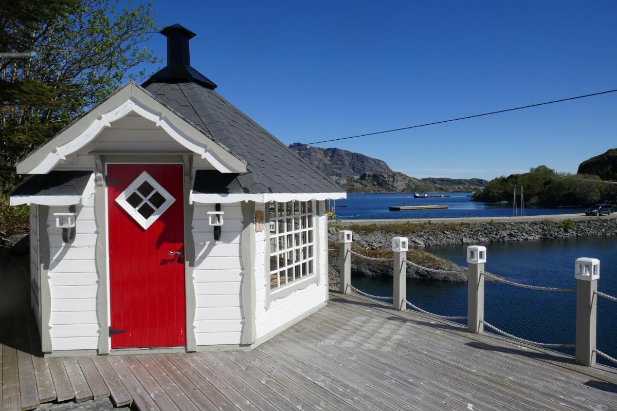 Three-Bedroom House - Photo 35