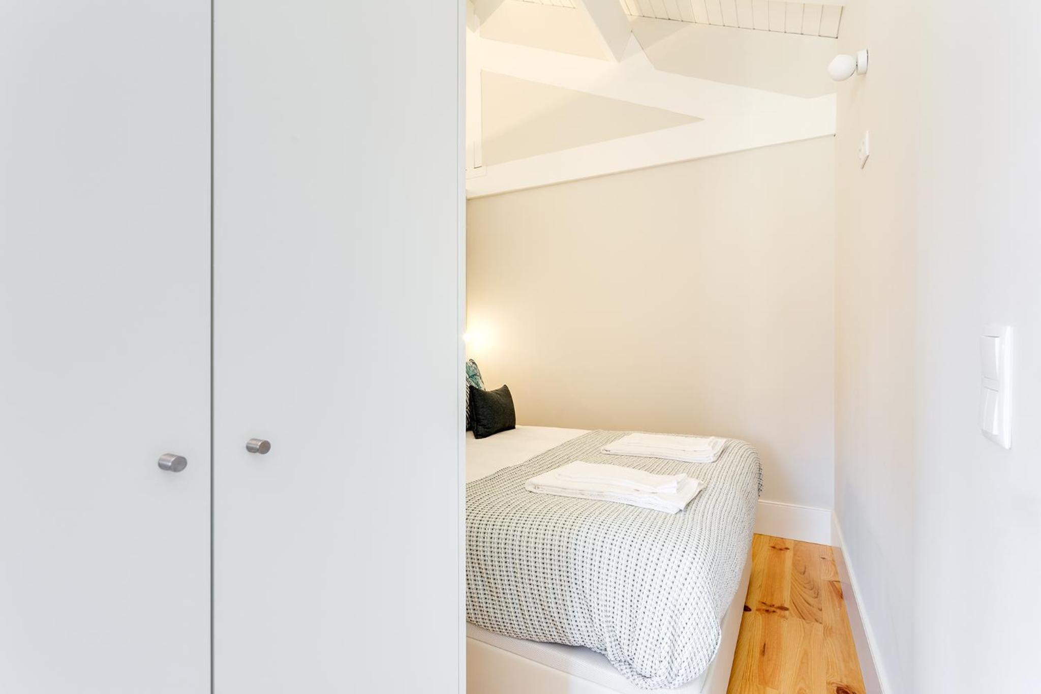 One-Bedroom Apartment - Photo 37