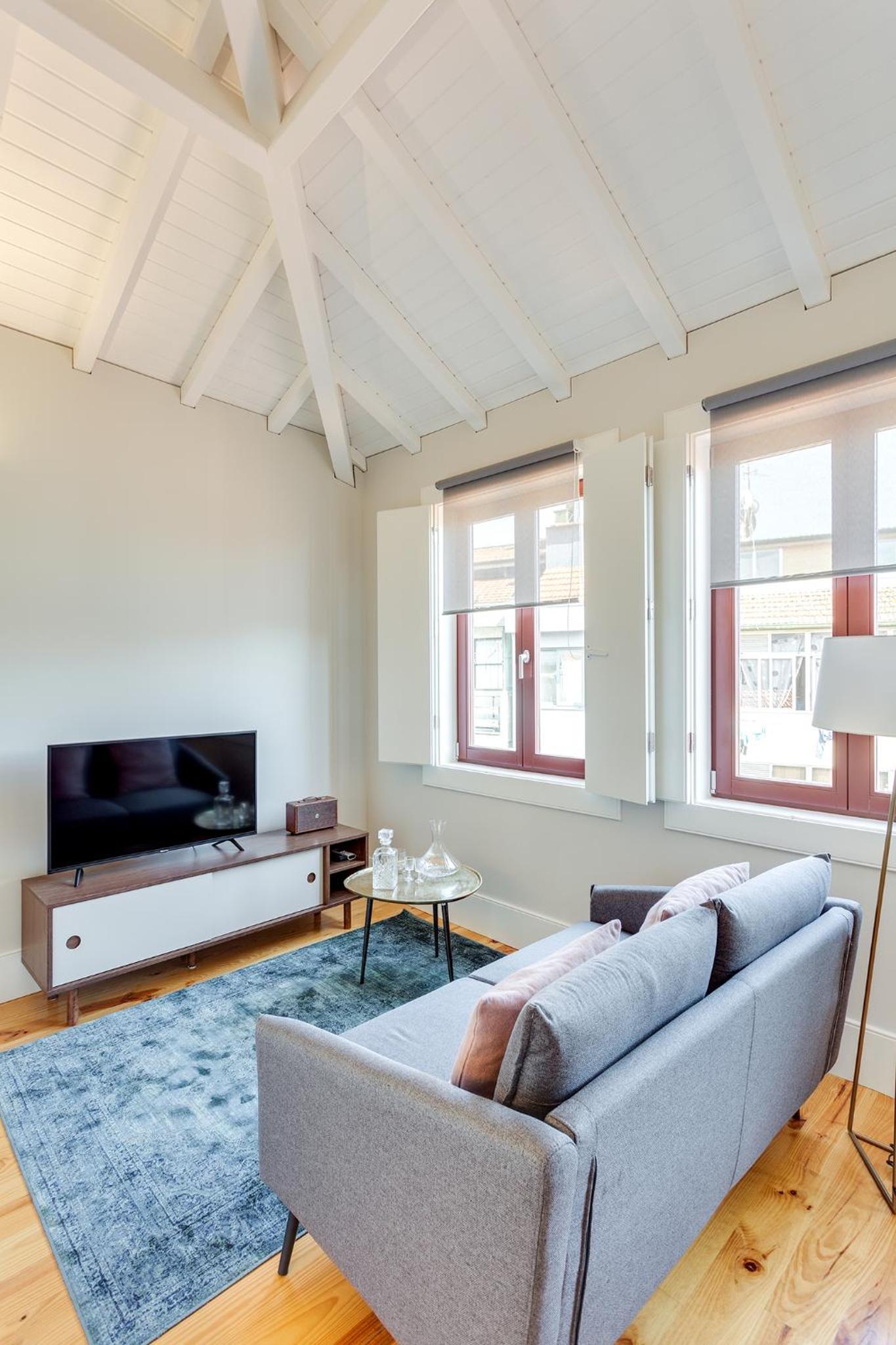 One-Bedroom Apartment - Photo 14
