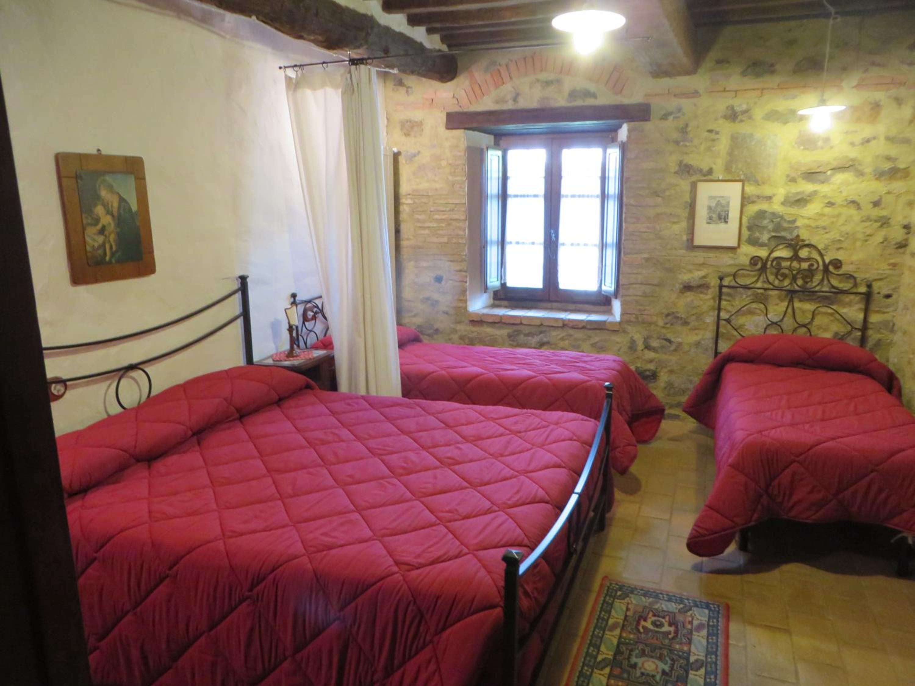 One-Bedroom Apartment - Photo 1