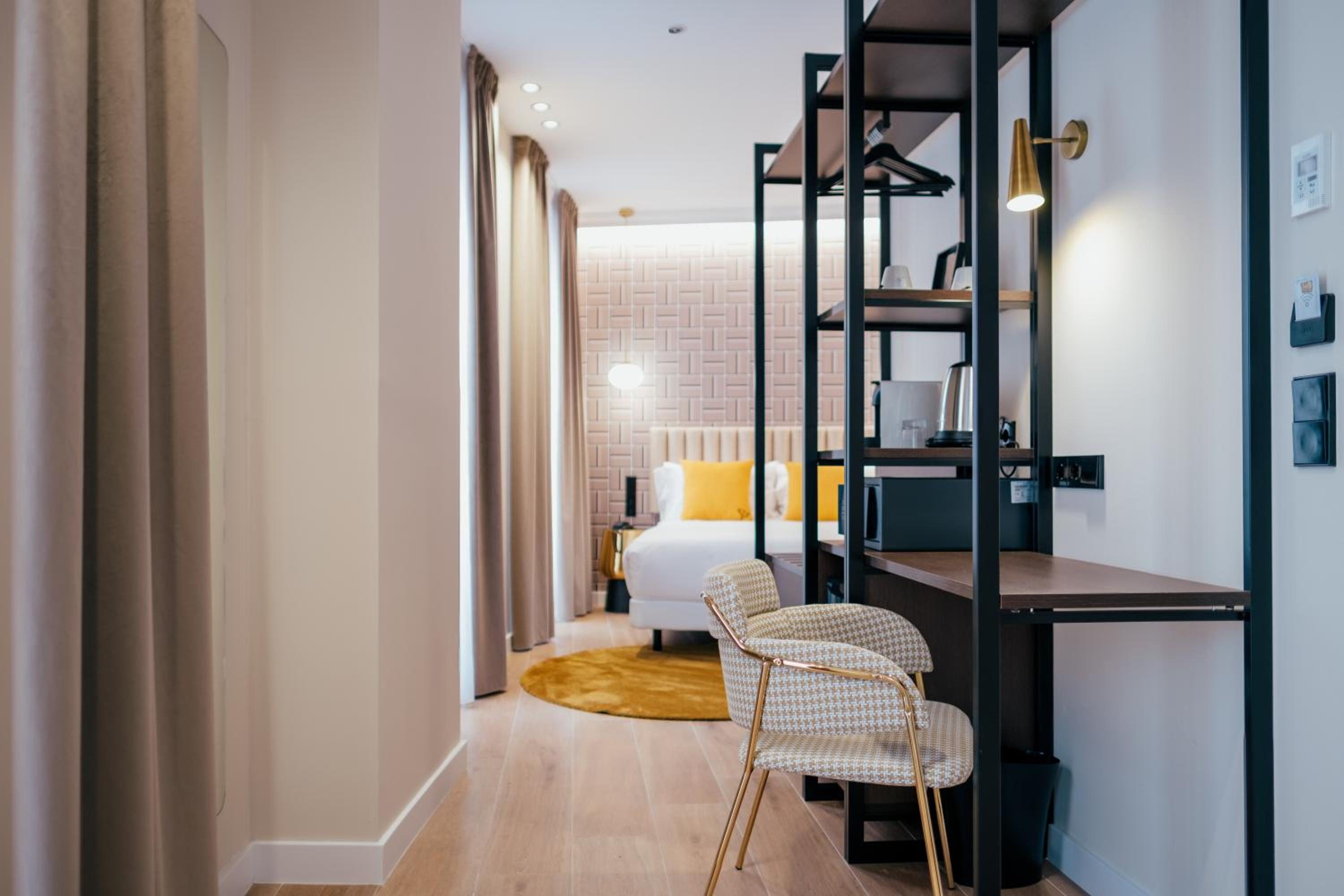 Deluxe Double or Twin Room - Photo 7