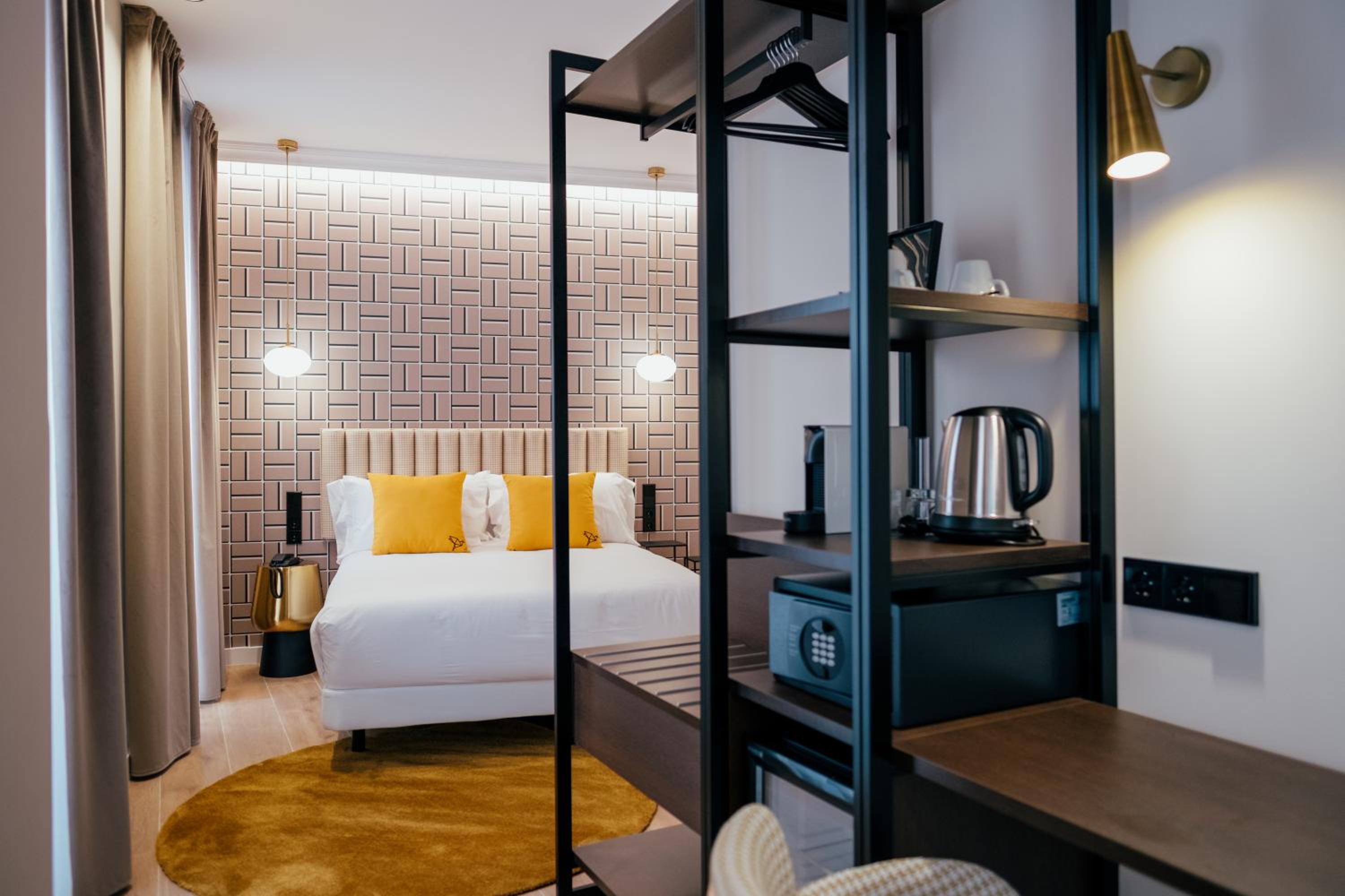 Deluxe Double or Twin Room - Photo 3