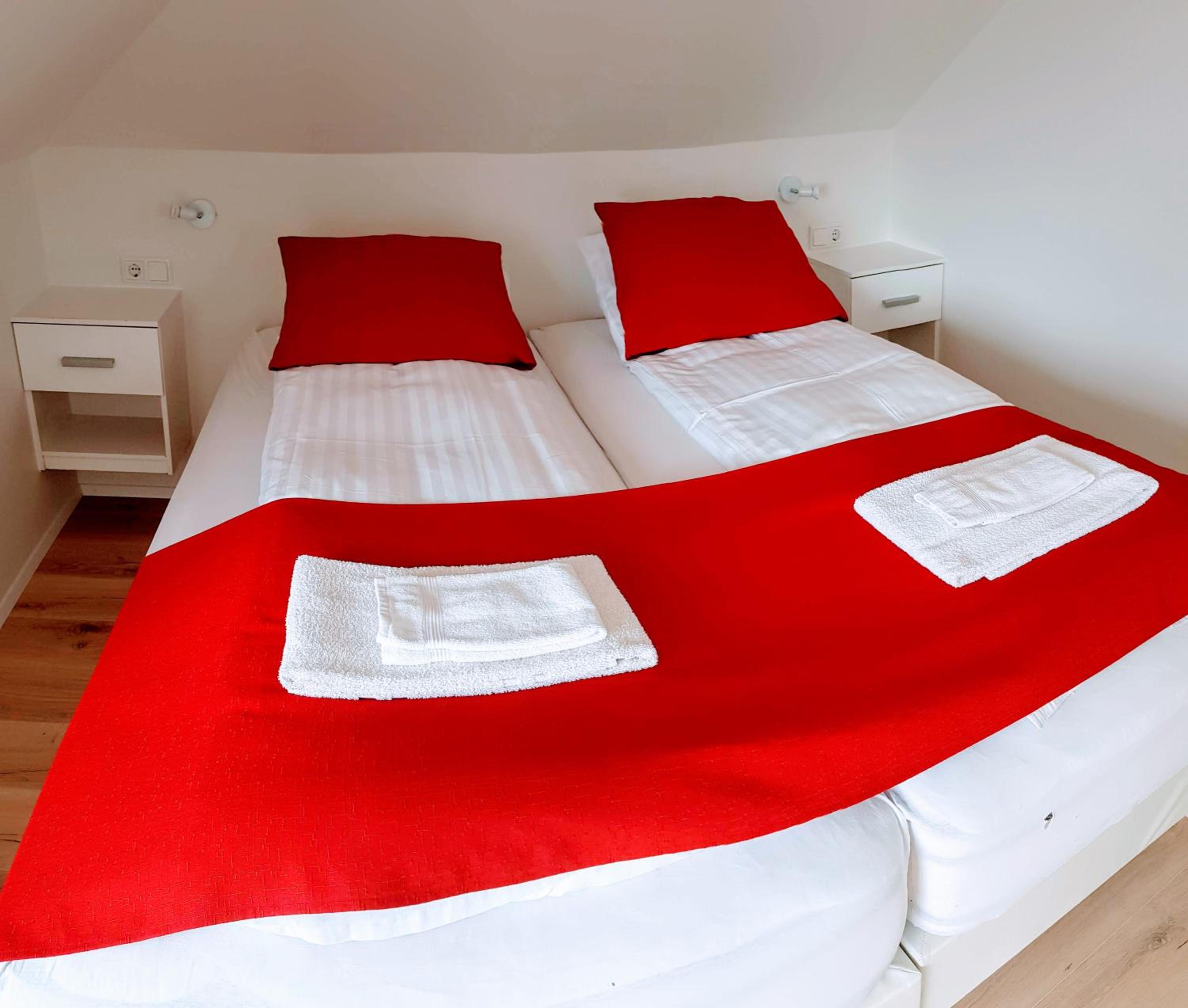 Quadruple Room with Private Bathroom photo 1