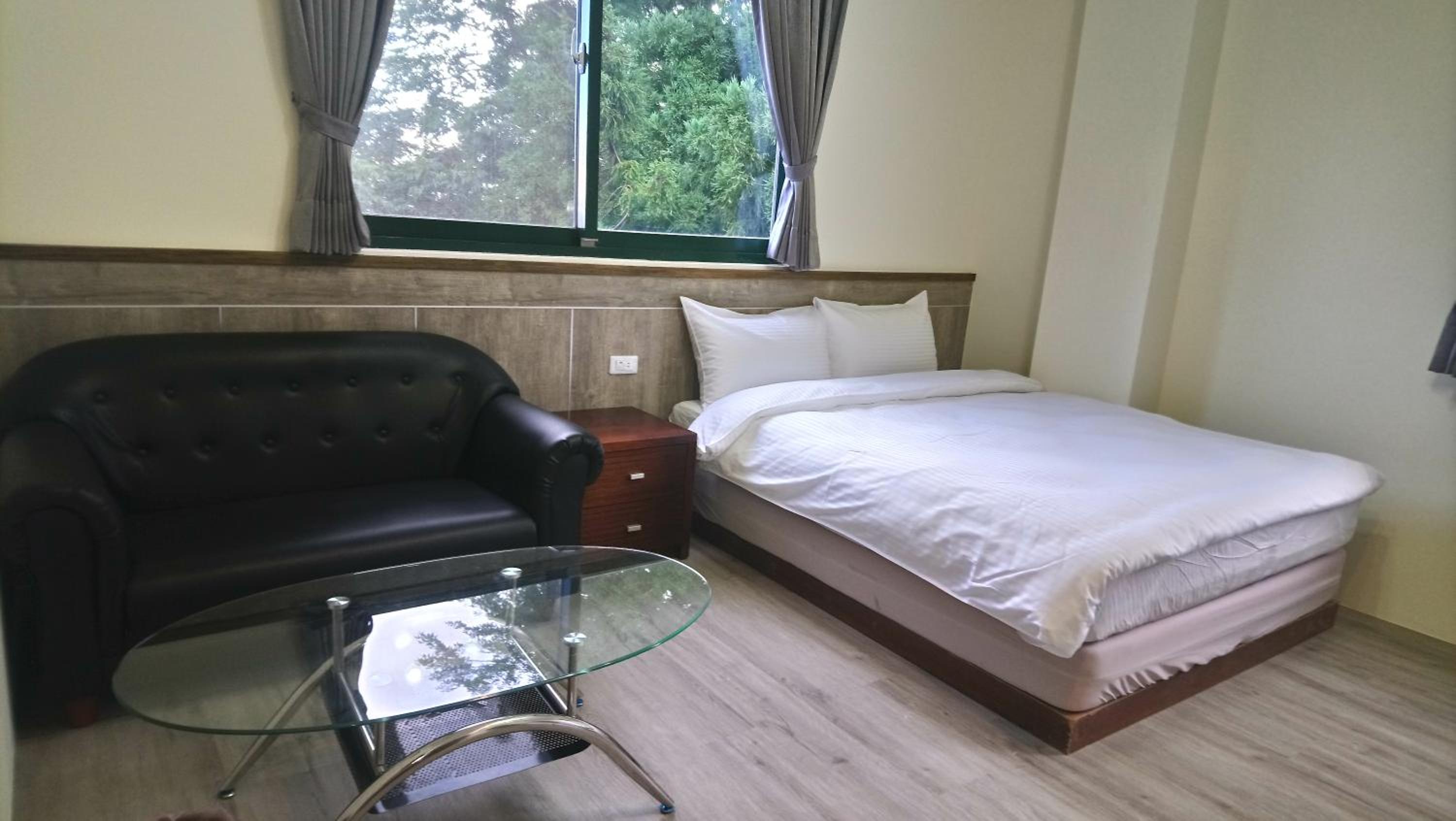 Standard Double Room photo 3