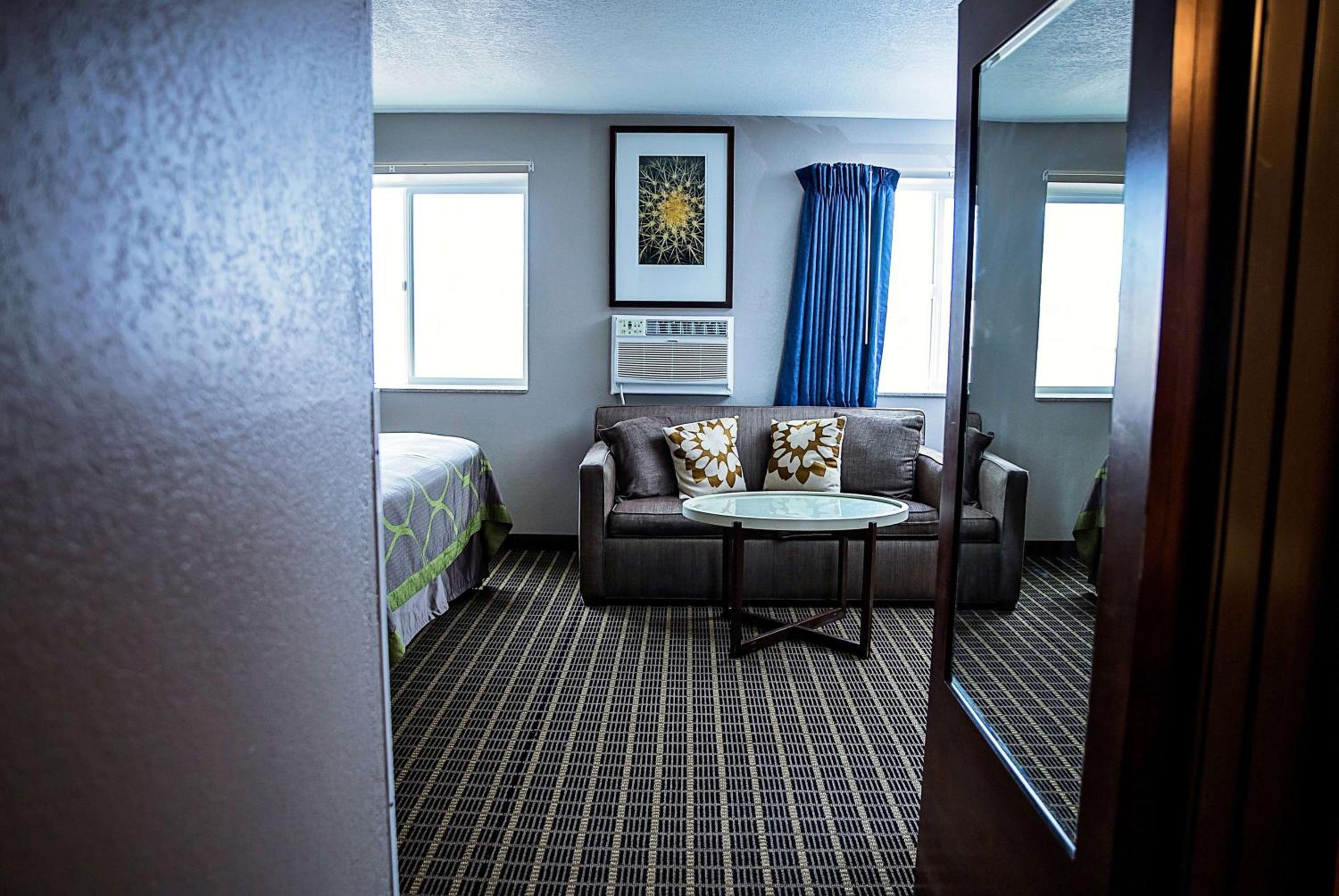 King Studio Suite - Non-Smoking - Photo 2
