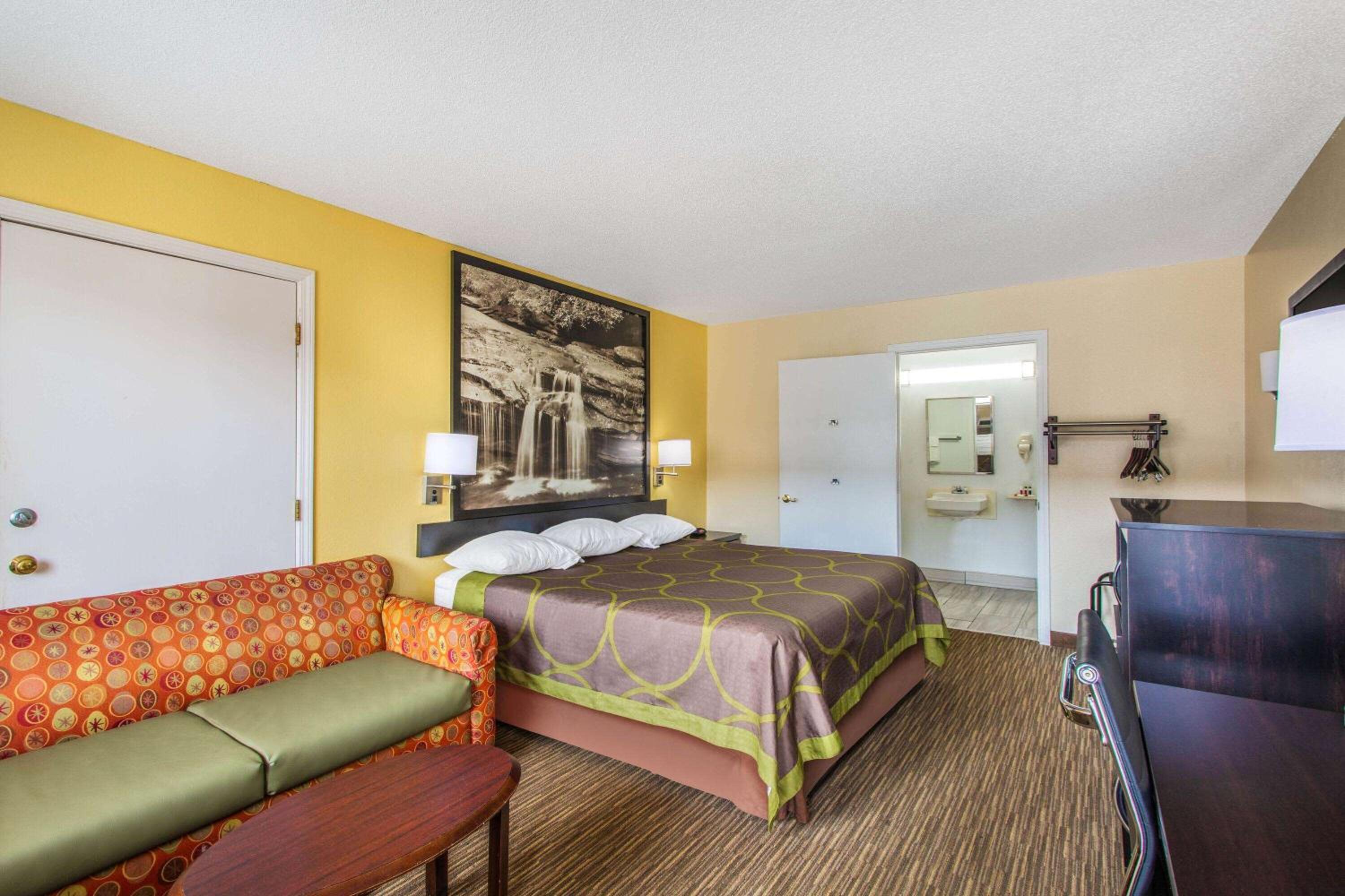 King Room - Mobility Accessible/Non-Smoking - Photo 7