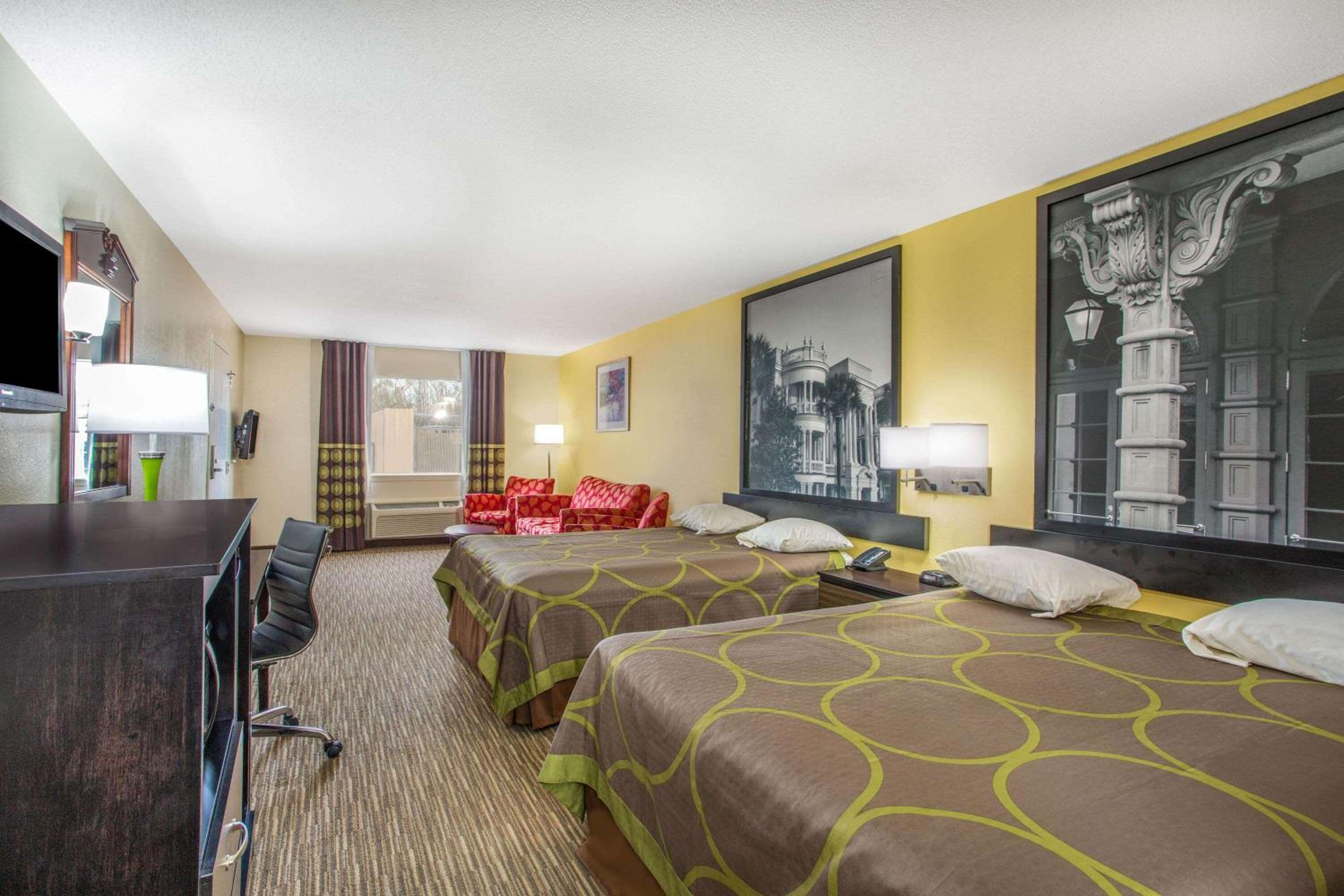 Studio Suite with Two Queen Beds - Non-Smoking - Photo 1