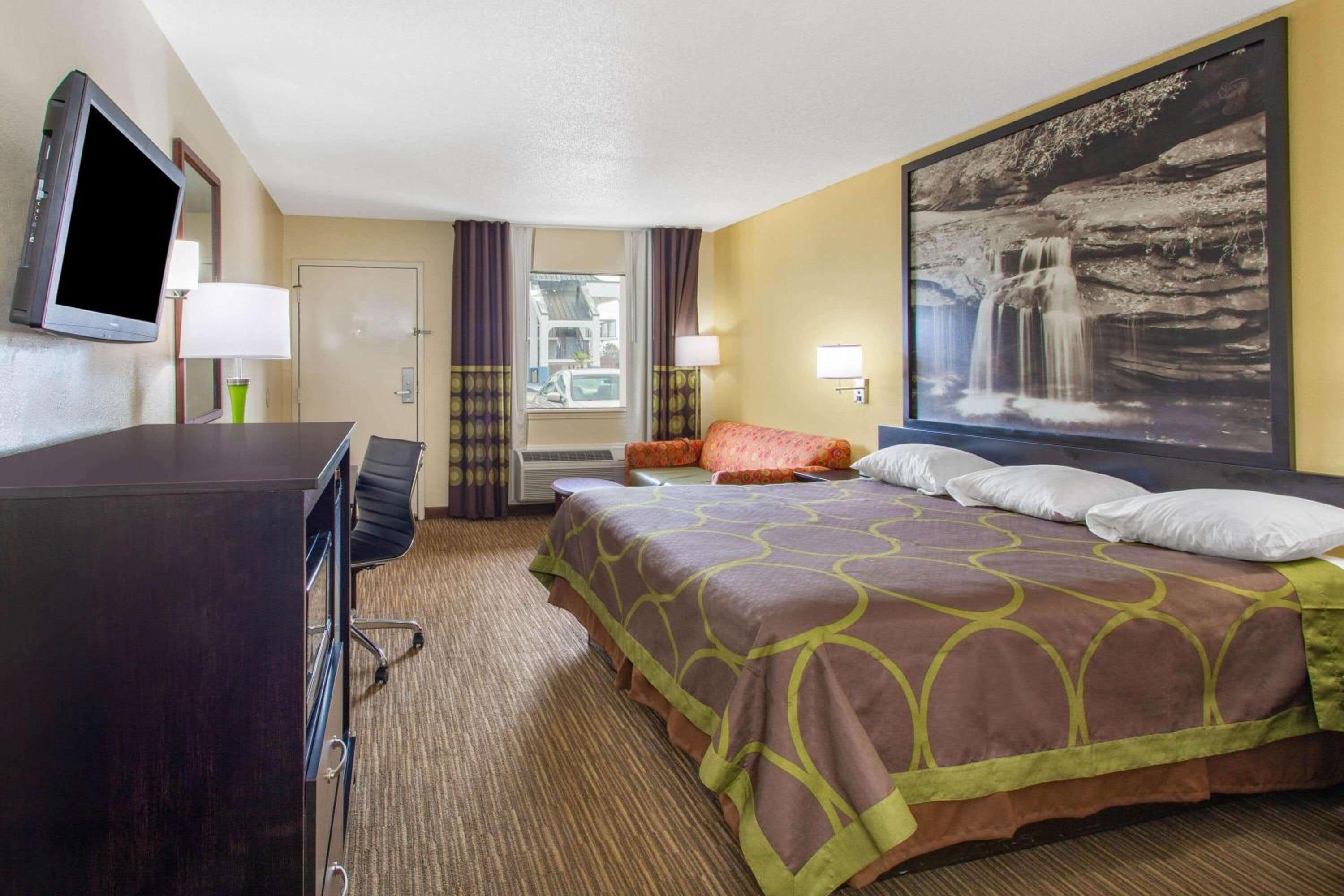 King Room - Mobility Accessible/Non-Smoking - Photo 4