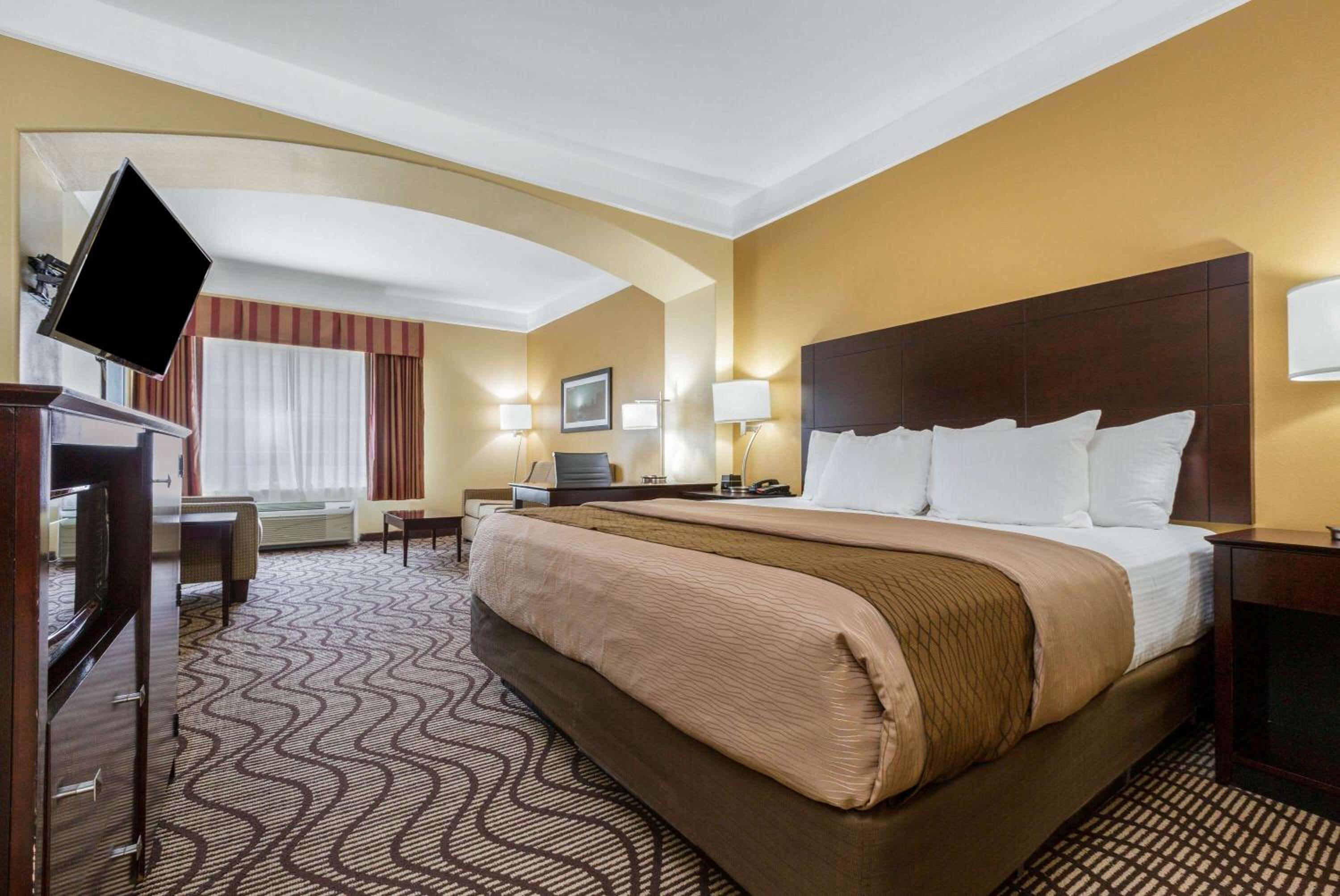 Executive King Room - Photo 3