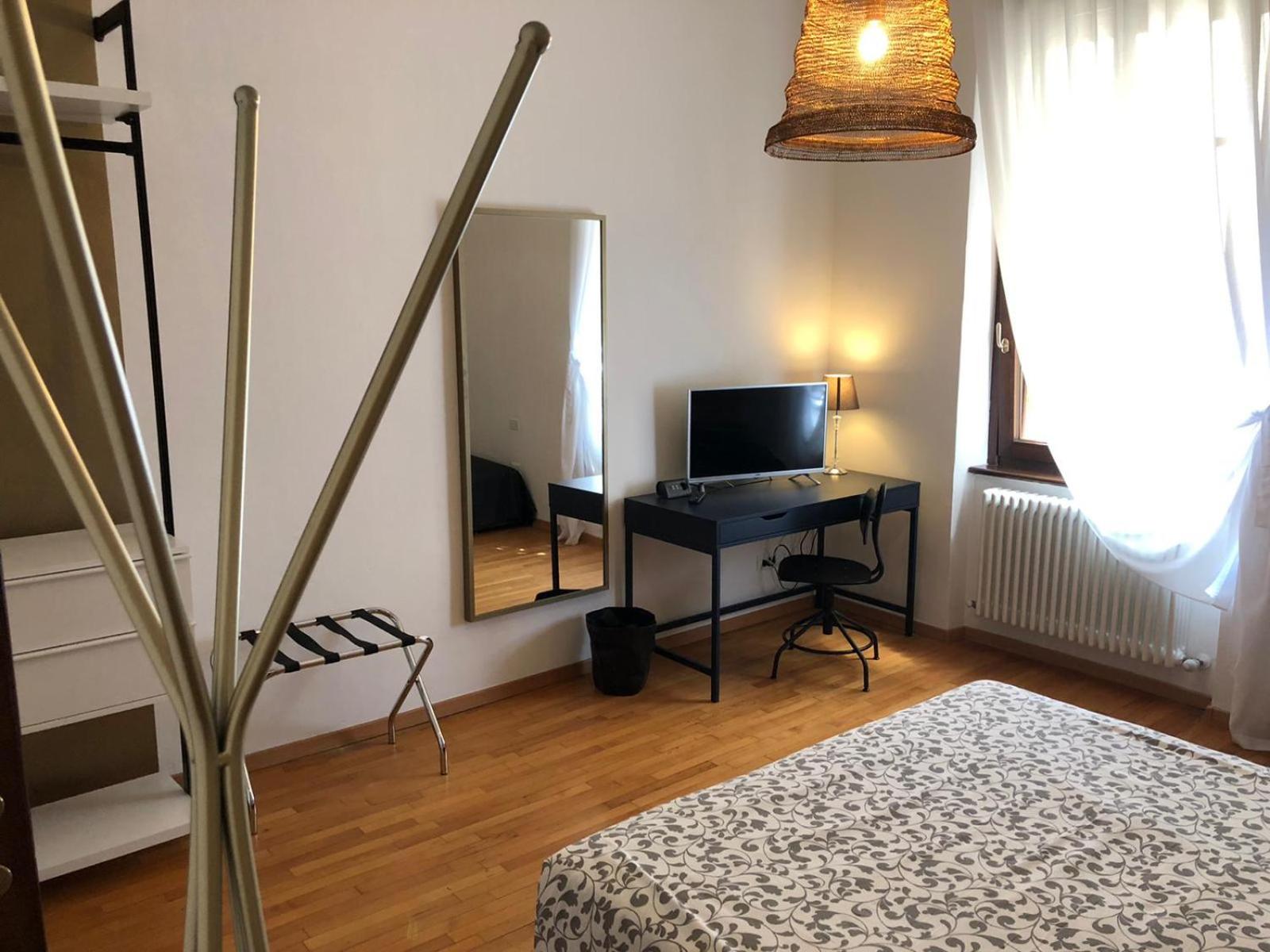 Double Room with Shared Bathroom photo 3