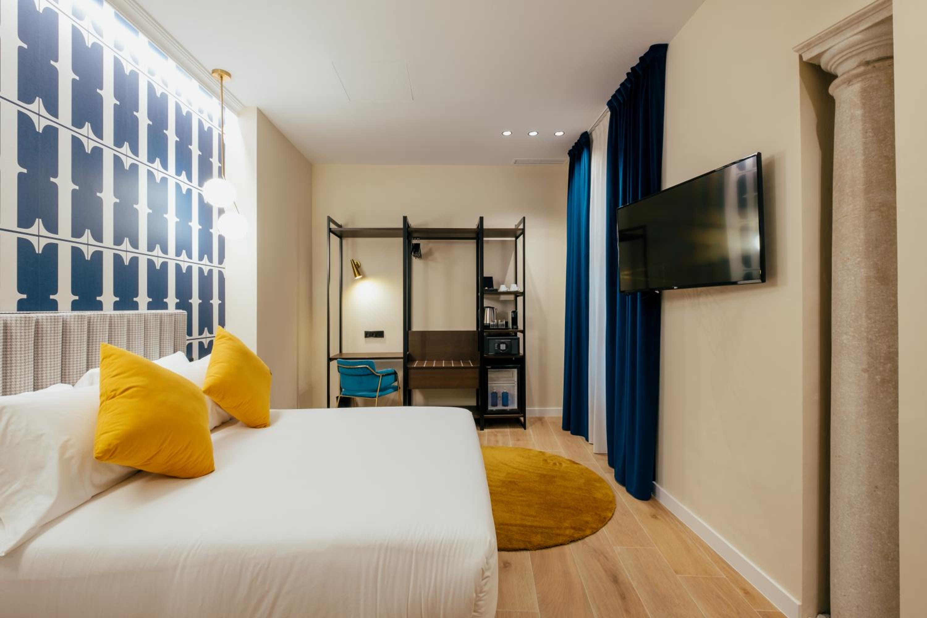 Standard Double or Twin Room - Photo 1