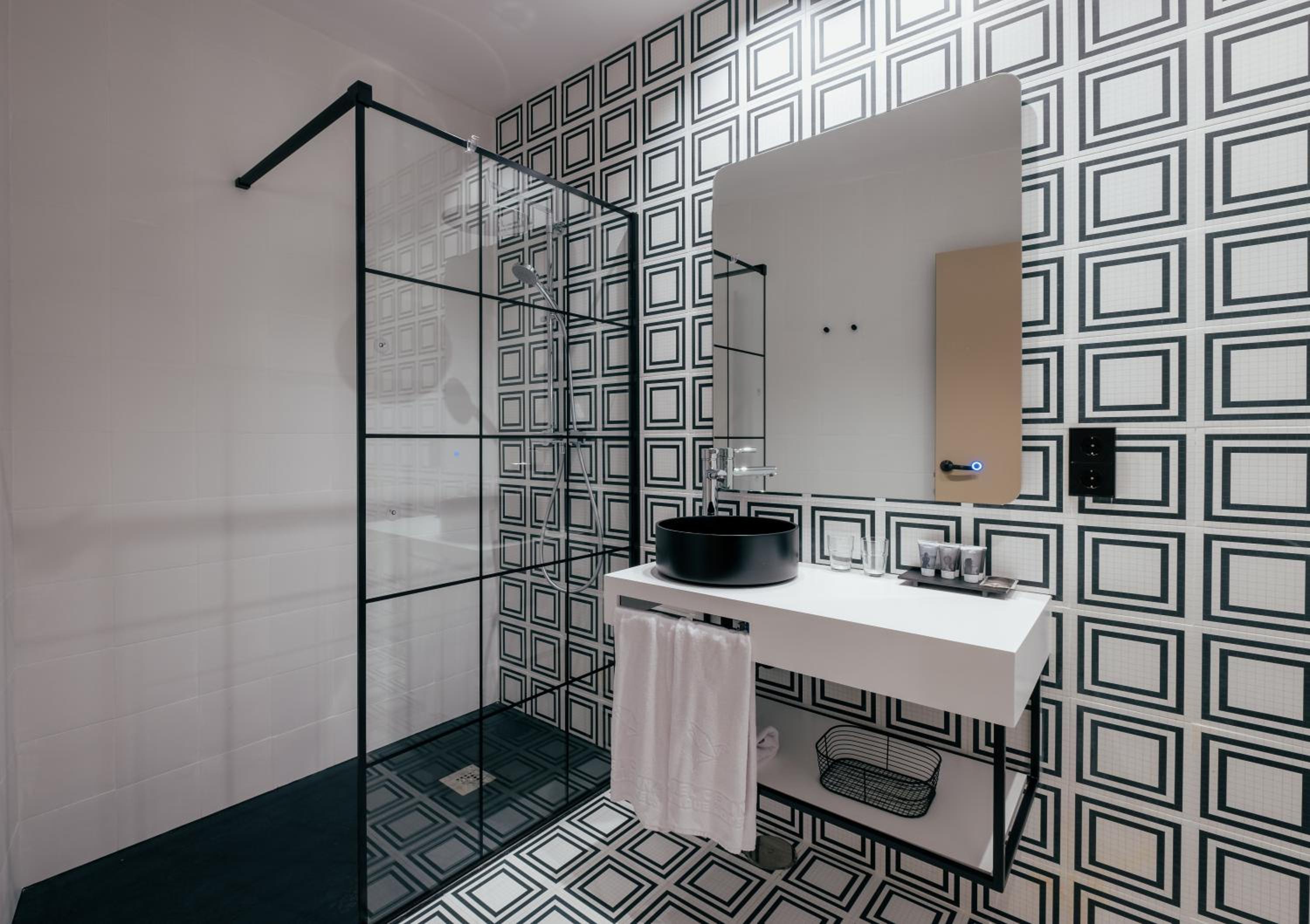 Standard Double or Twin Room - Photo 2
