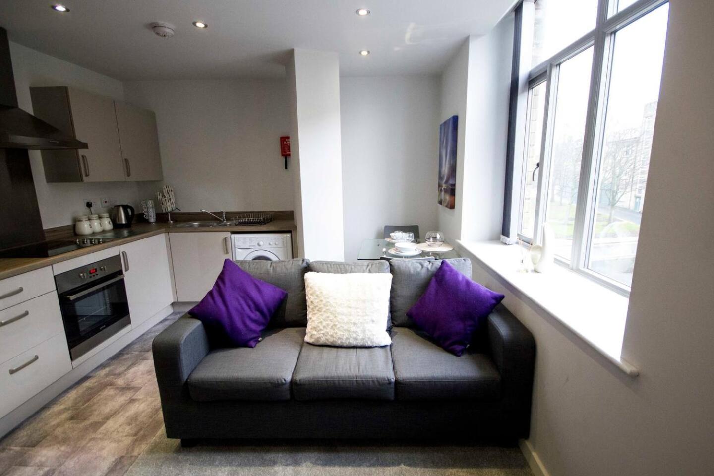One-Bedroom Apartment - Photo 3