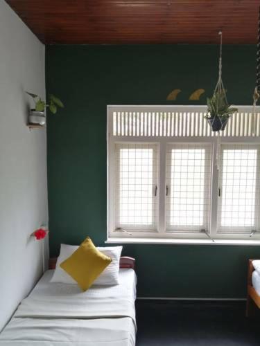 Single Bed in Mixed Dormitory Room