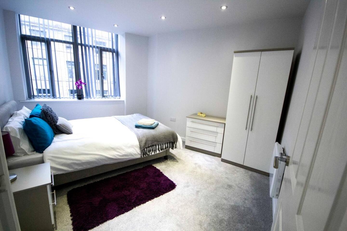 One-Bedroom Apartment - Photo 8