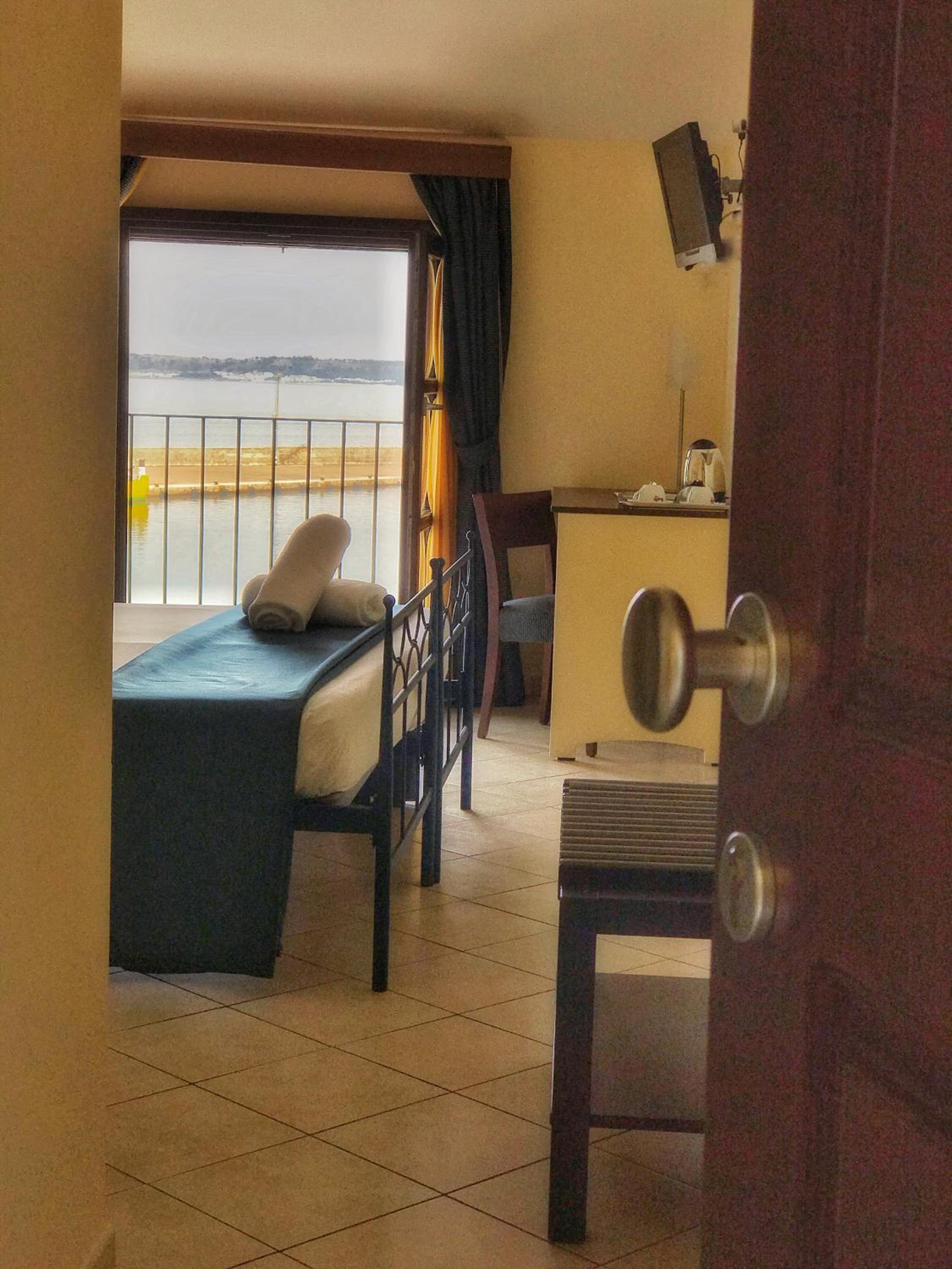 Double Room with Sea View - Photo 1