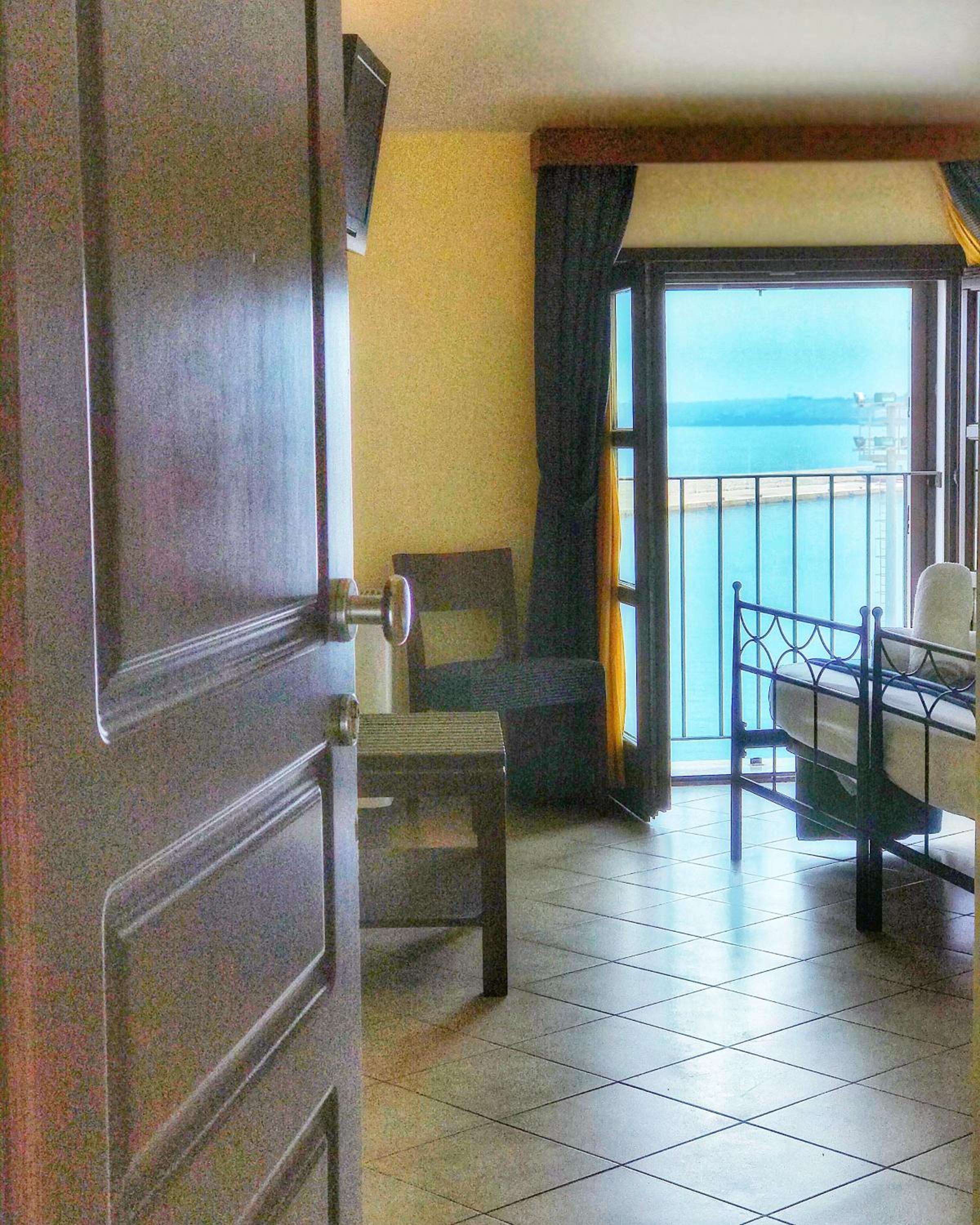 Double Room with Sea View - Photo 5