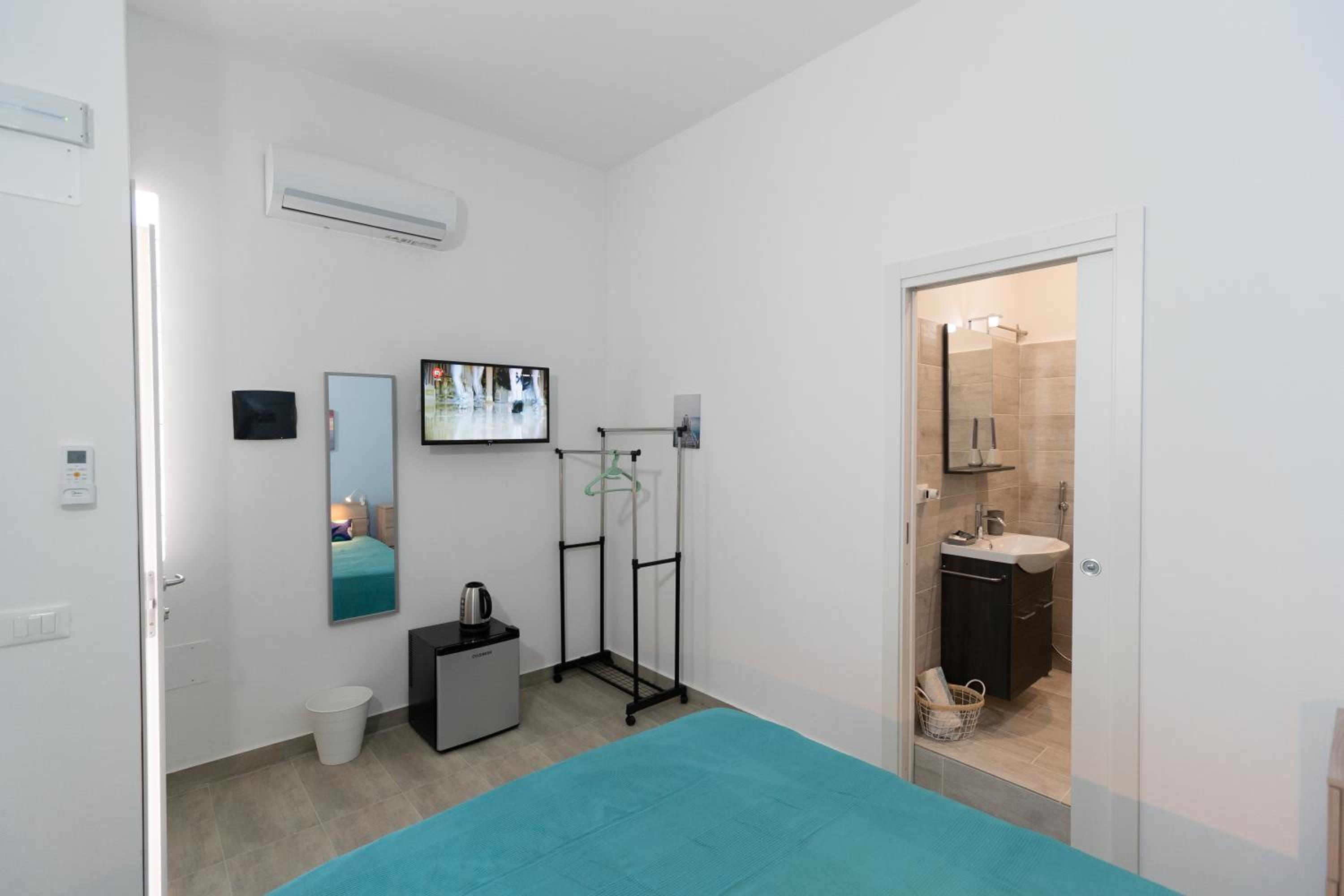 Double Room with Private Bathroom photo 1