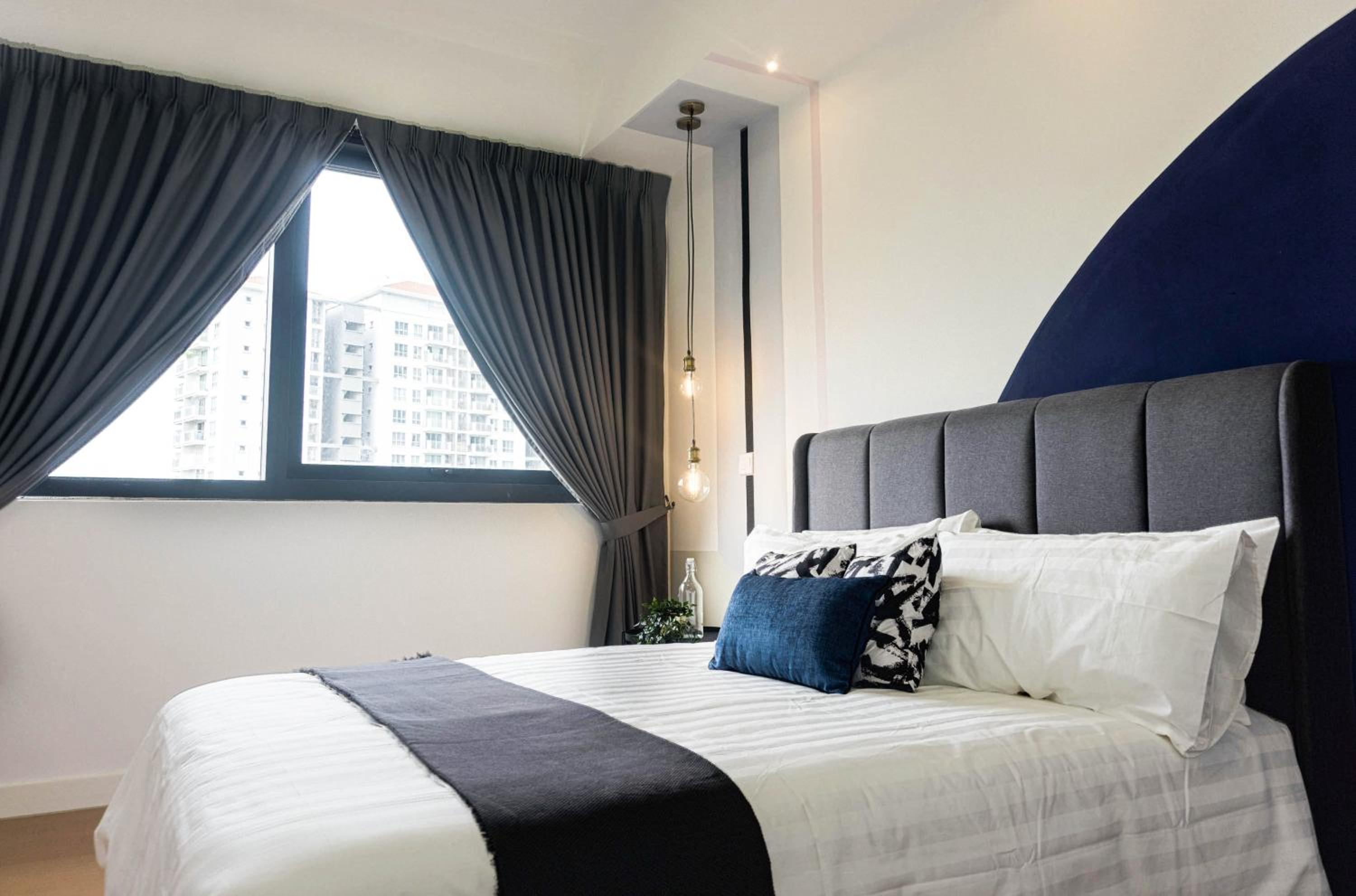 One-Bedroom Apartment - Photo 2
