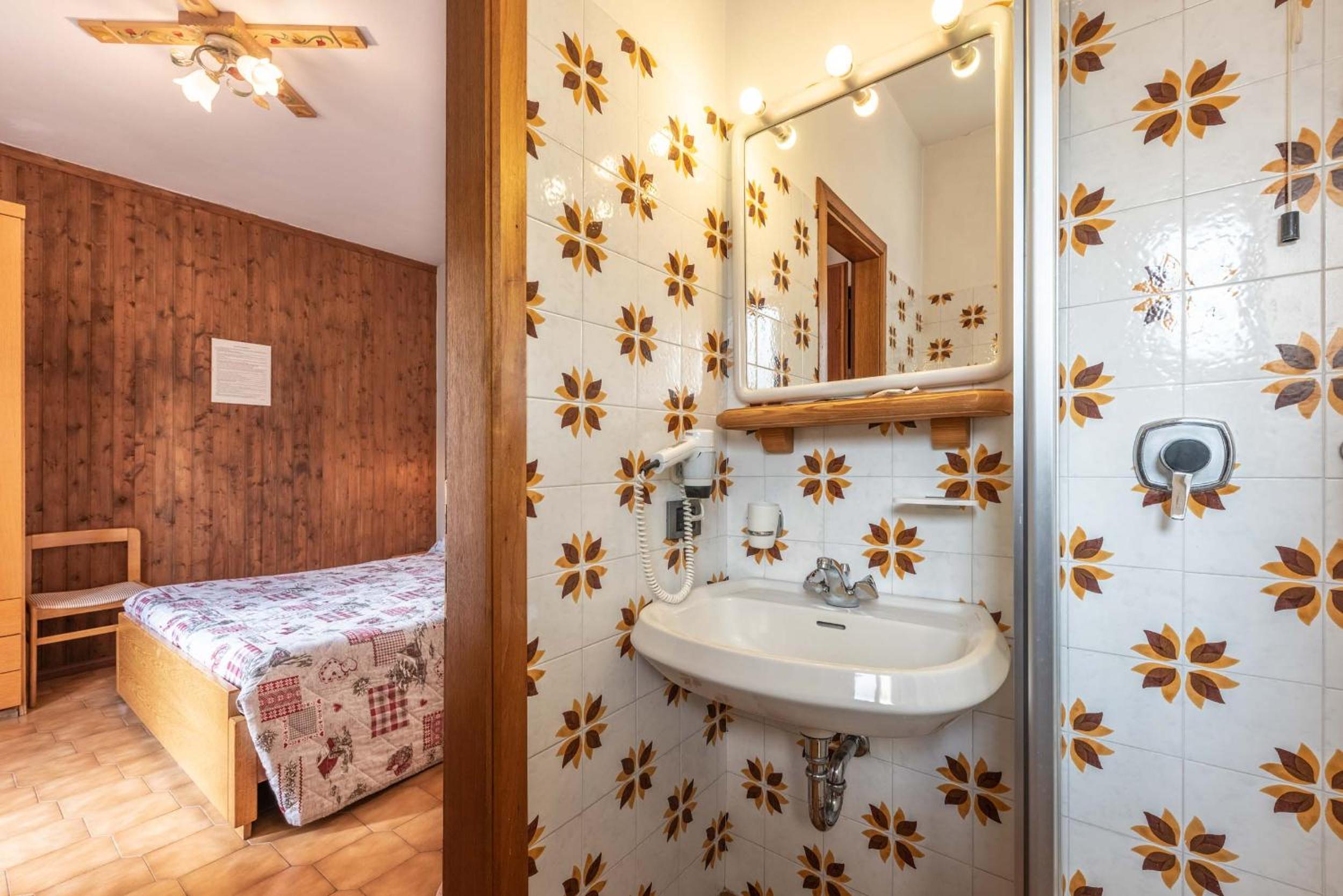 Standard Triple Room photo 2