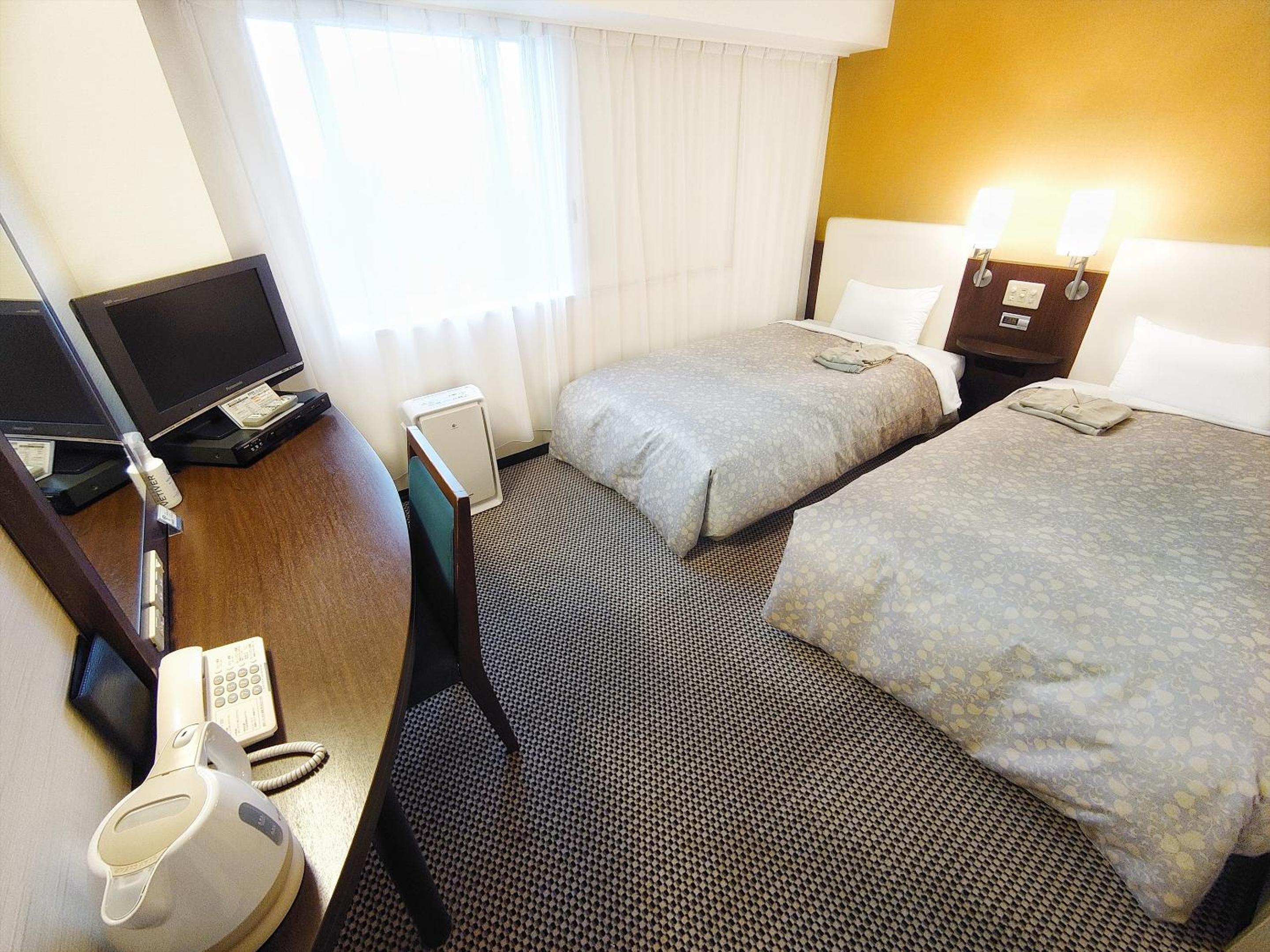 Twin Room - Non-Smoking