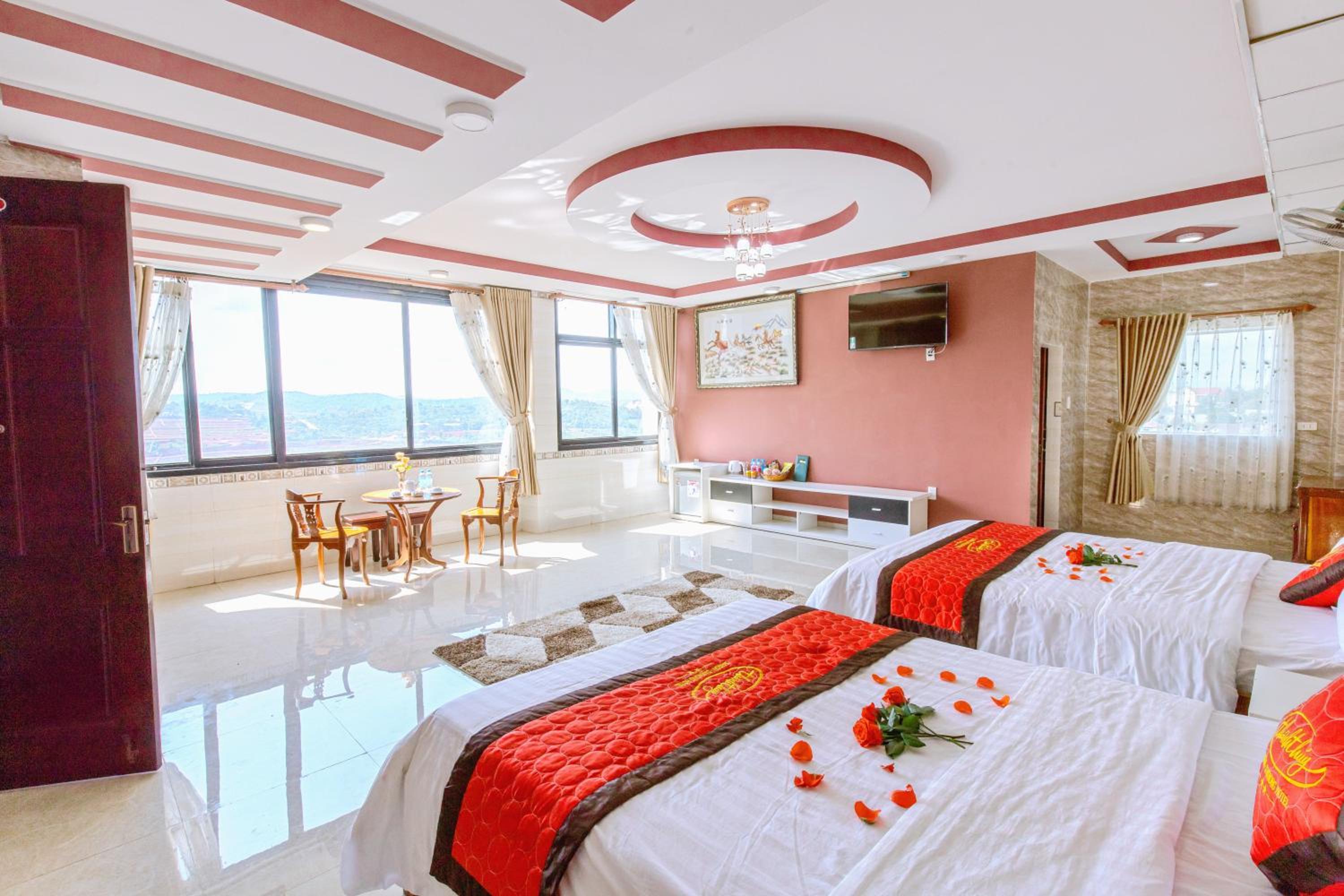 King Room with Two King Beds photo 1